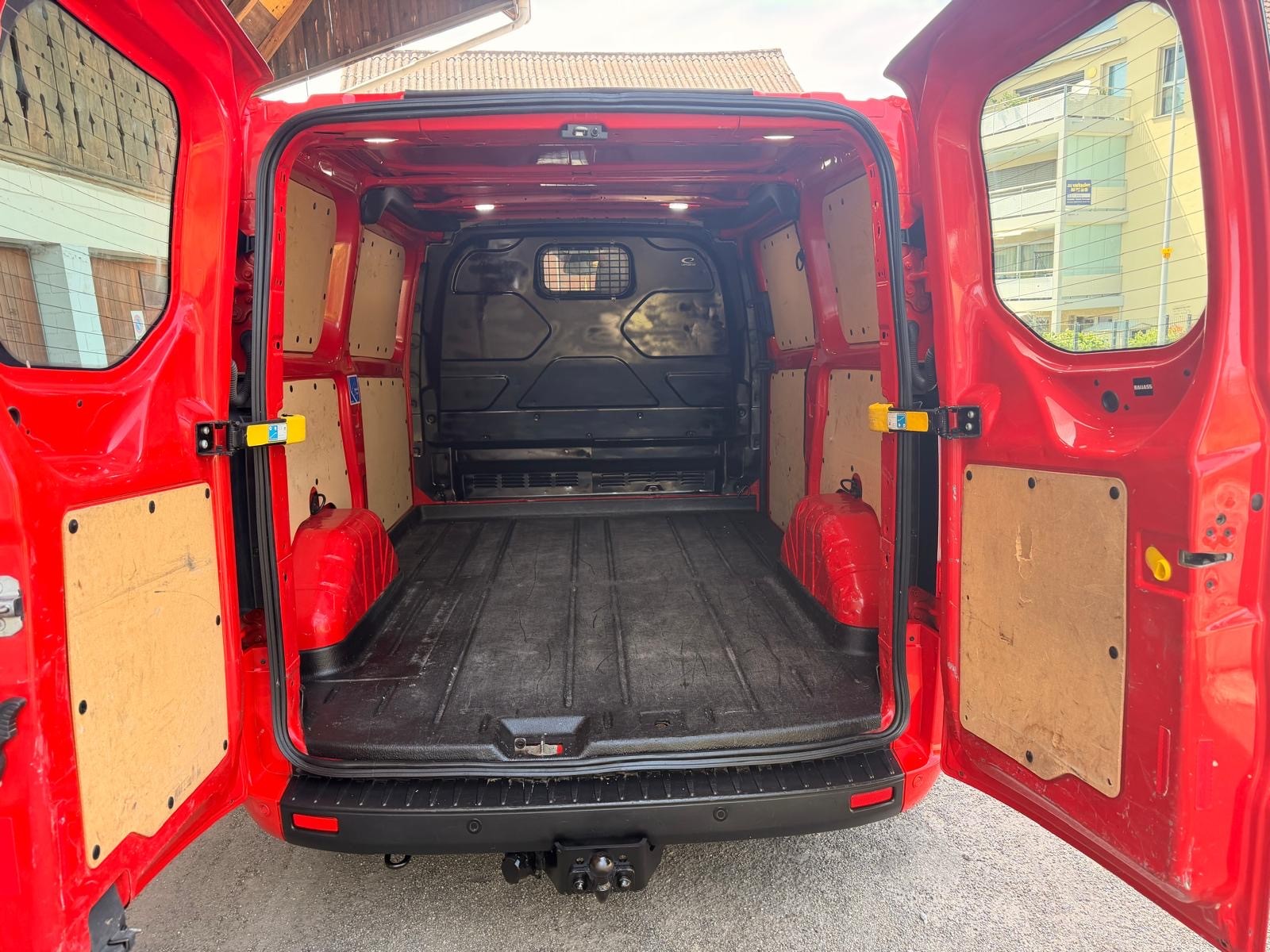FORD Transit Custom Van 300 L1H1 Ambiente-image-12