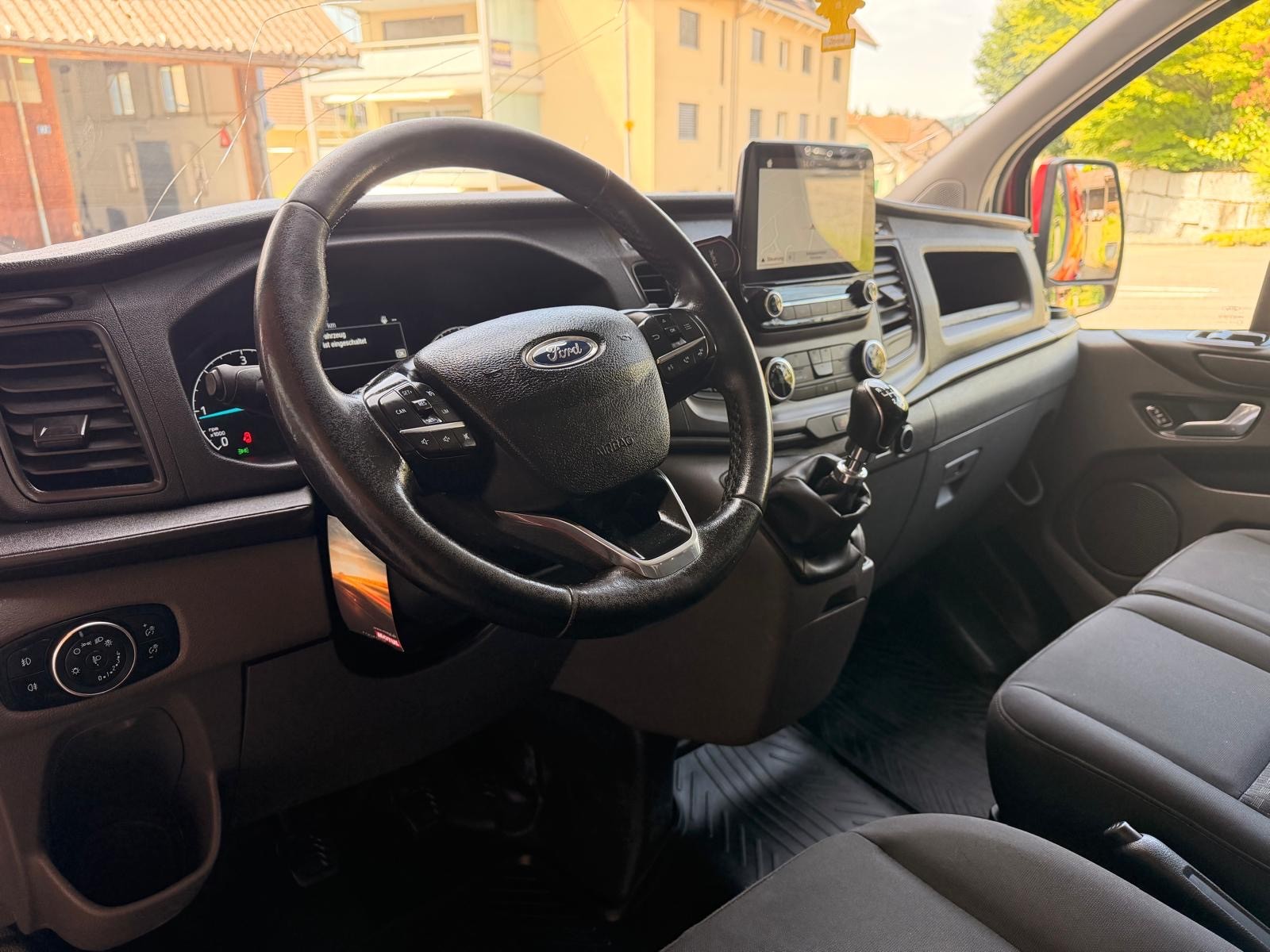 FORD Transit Custom Van 300 L1H1 Ambiente-image-9