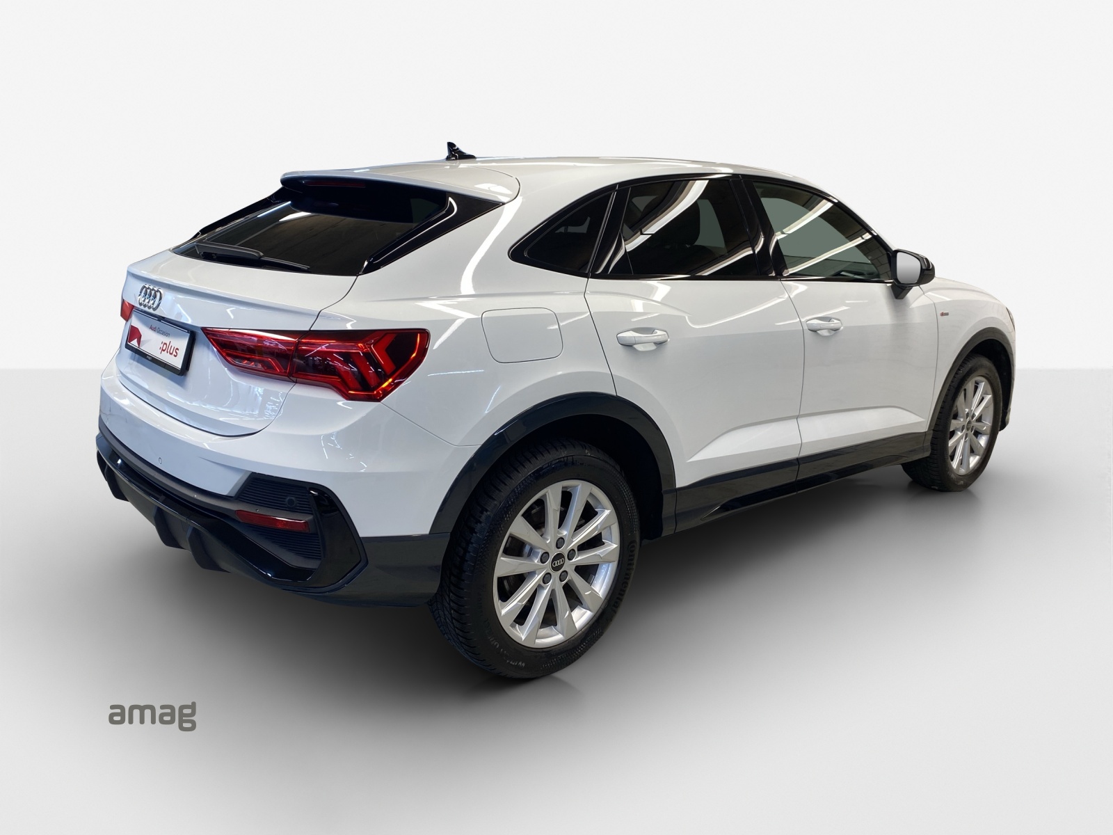 AUDI Q3 Sportback 45 TFSI e S line S-tronic-image-5