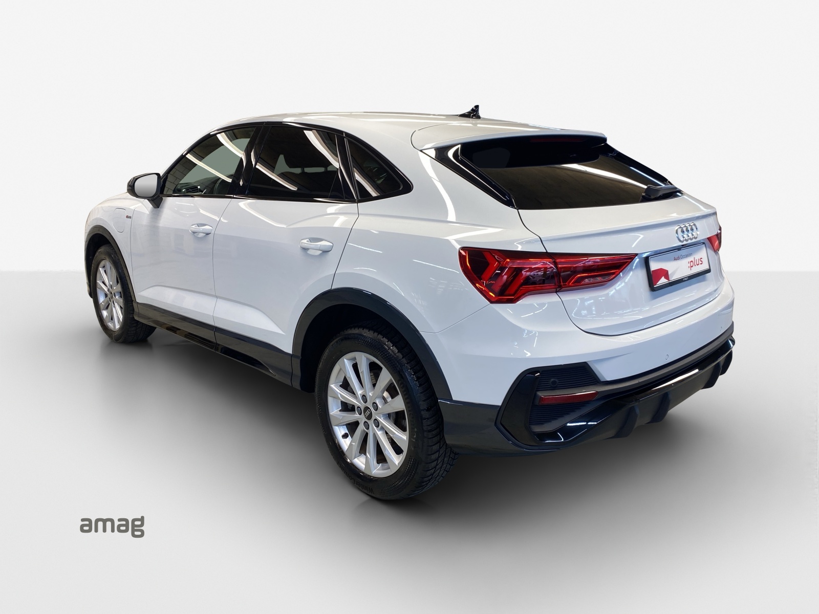 AUDI Q3 Sportback 45 TFSI e S line S-tronic-image-2