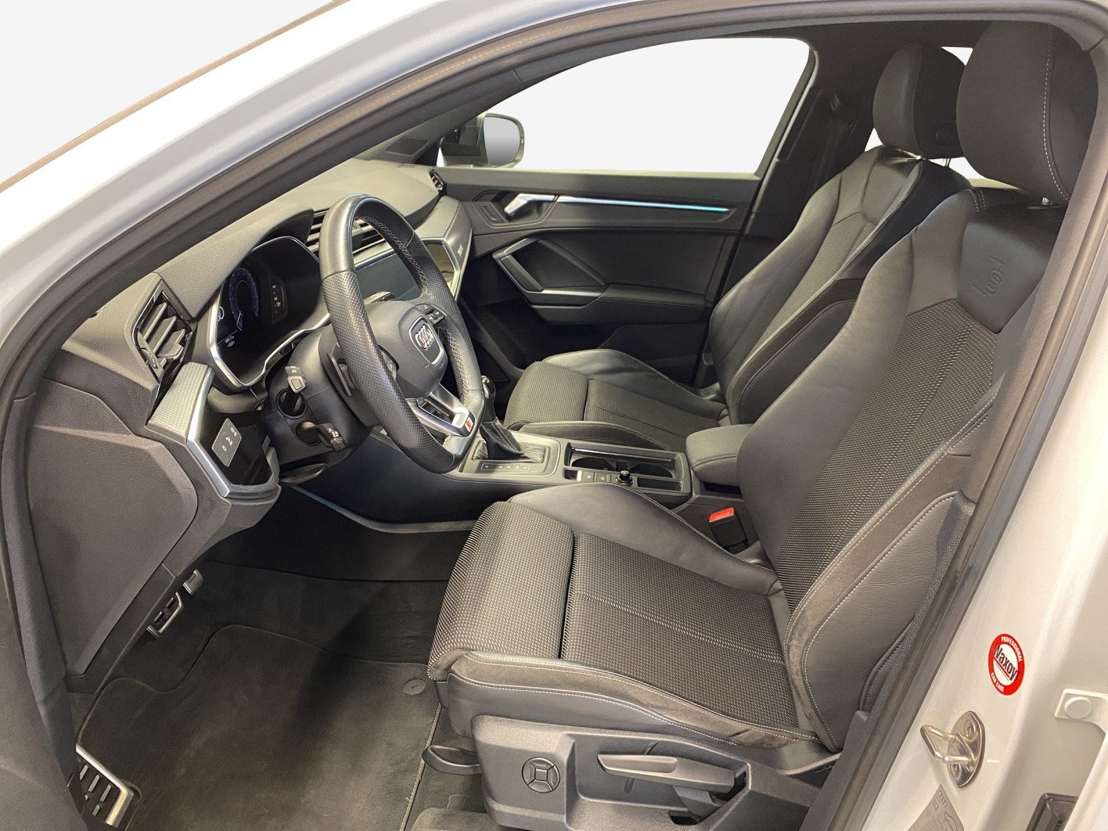 AUDI Q3 Sportback 45 TFSI e S line S-tronic-image-8