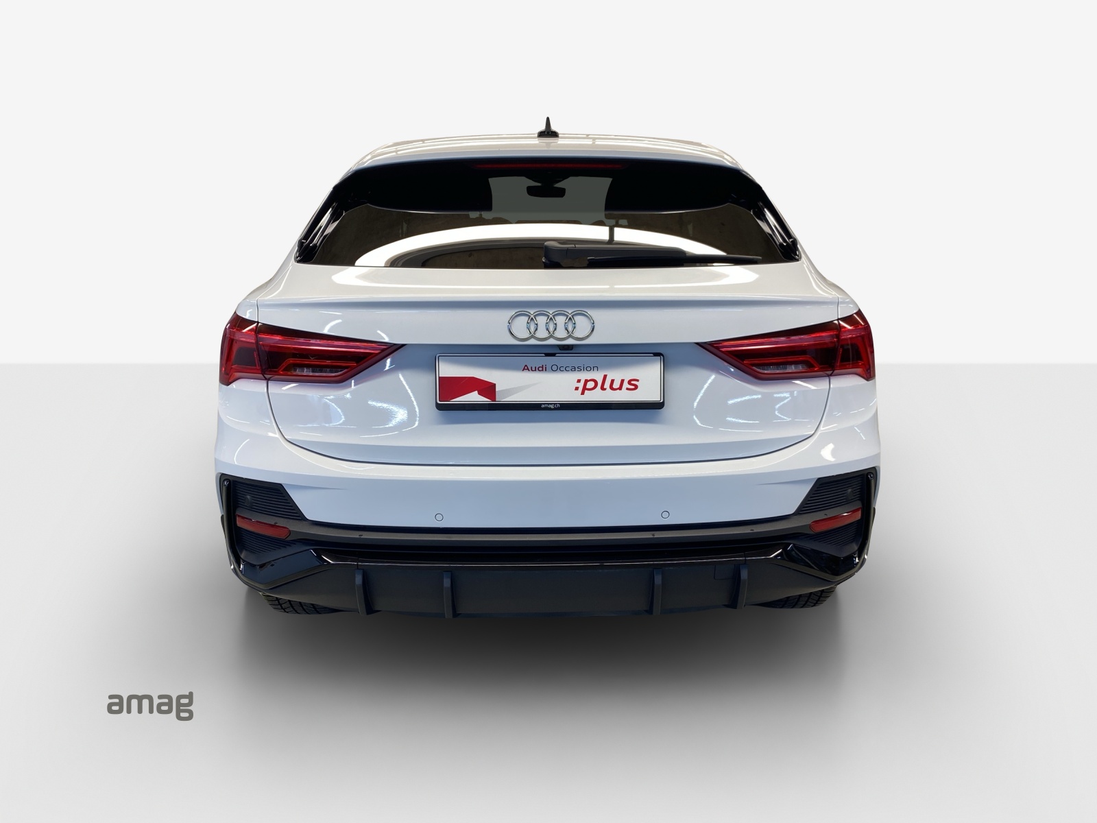 AUDI Q3 Sportback 45 TFSI e S line S-tronic-image-4