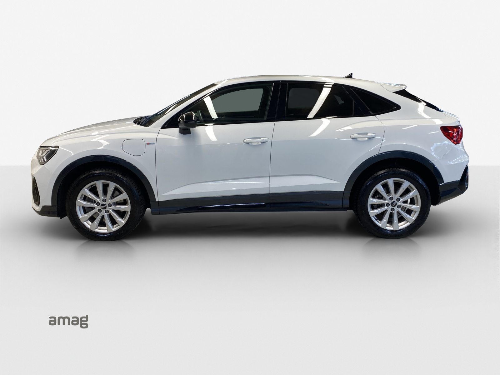 AUDI Q3 Sportback 45 TFSI e S line S-tronic-image-1