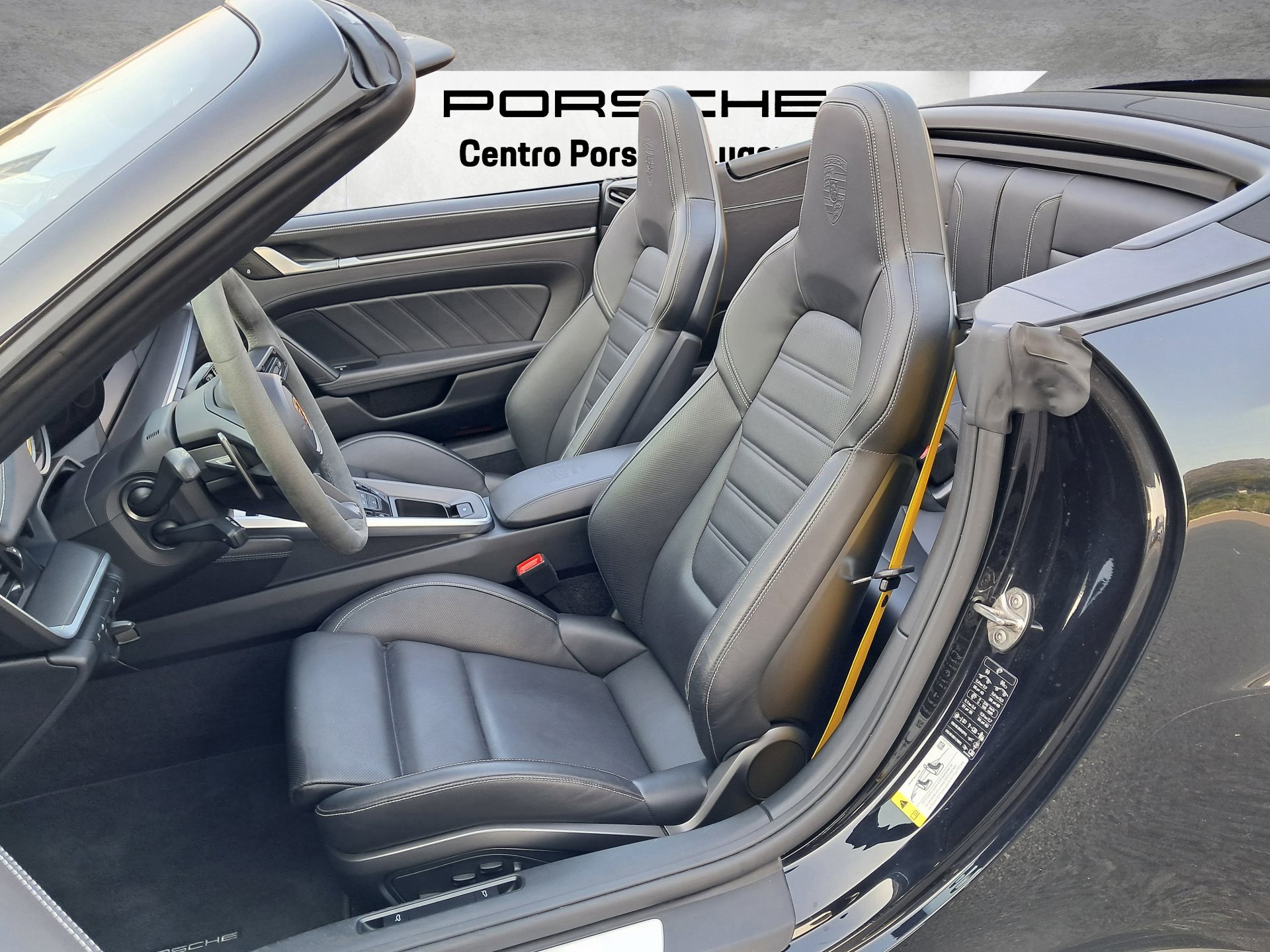 PORSCHE Cayenne E-Hybrid (MY24)-image-17