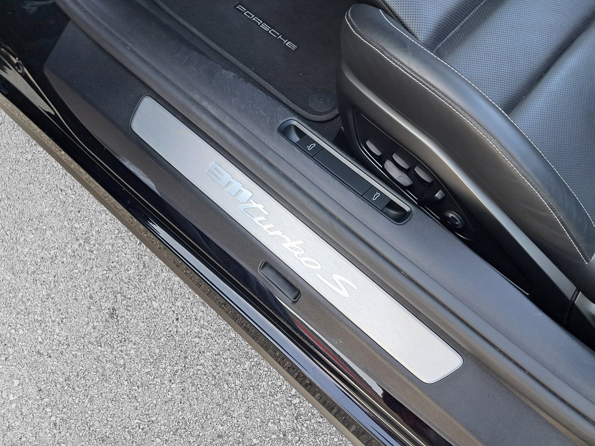 PORSCHE Cayenne E-Hybrid (MY24)-image-21