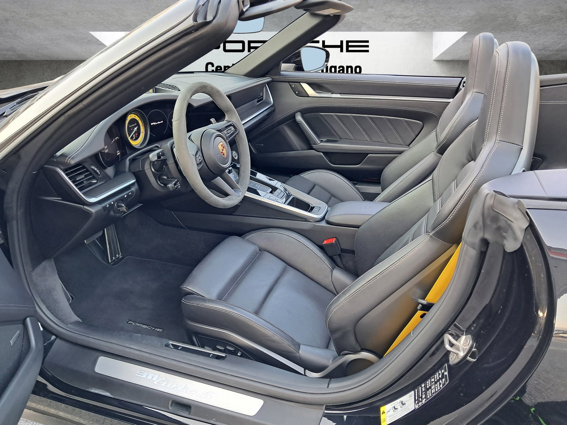 PORSCHE Cayenne E-Hybrid (MY24)-image-16