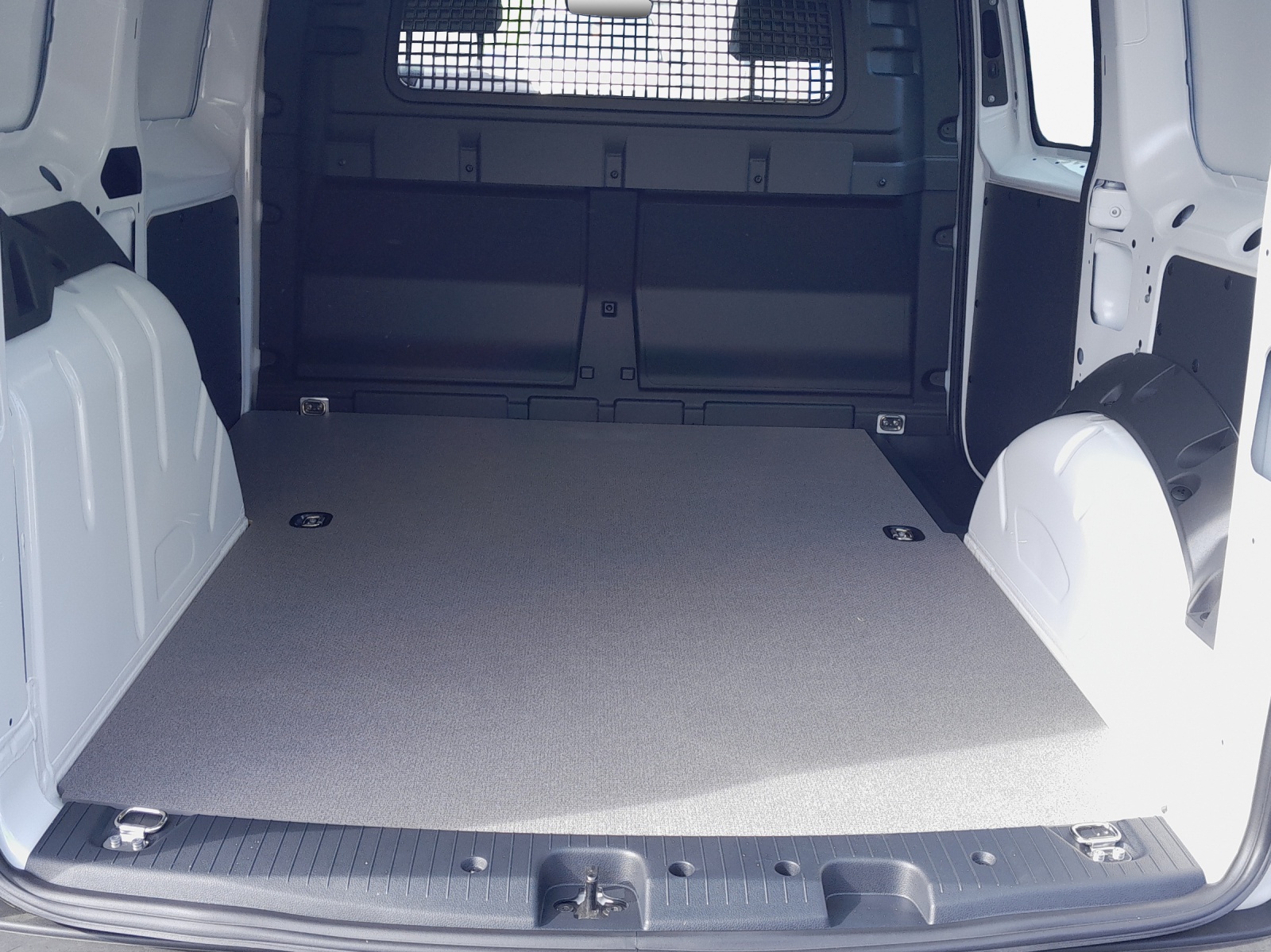 VW Caddy Cargo 2.0TDI 122PS 6G 4Motion-image-11