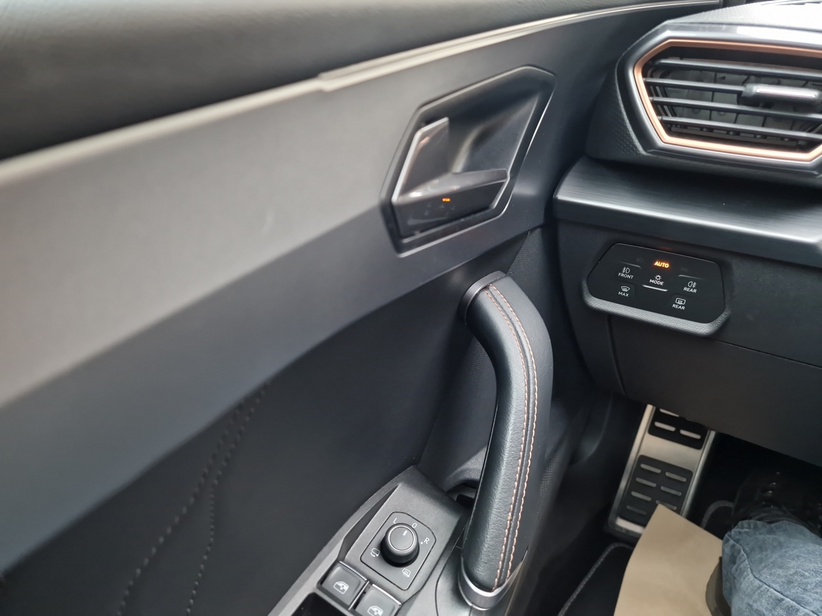 CUPRA Leon ST 1.4 eHybrid VZ DSG-image-10