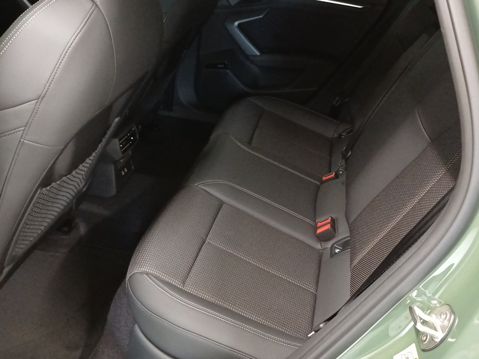 AUDI A3 Sportback TFSI e 200 kW S line Attraction S tronic-image-11