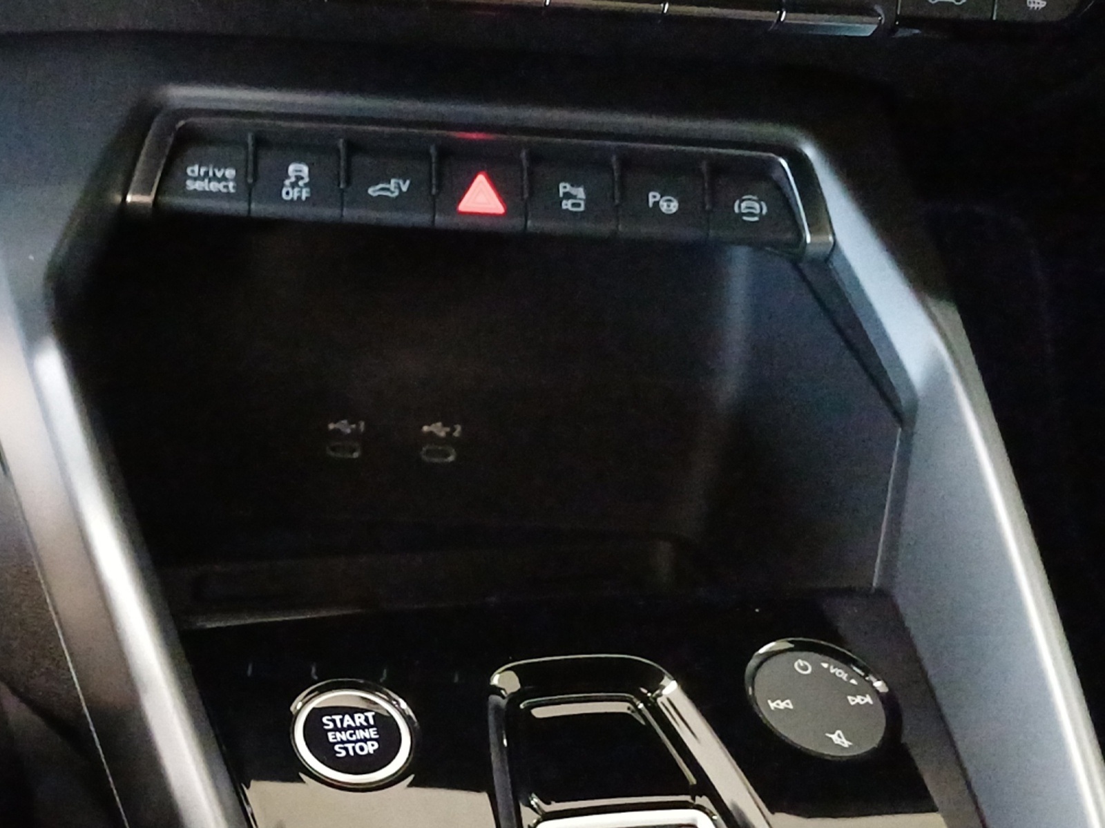 AUDI A3 Sportback TFSI e 200 kW S line Attraction S tronic-image-10