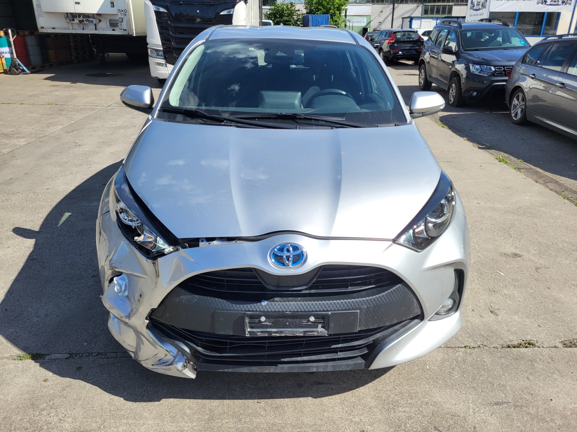 TOYOTA Yaris 1.5 Comfort e-CVT-image-0