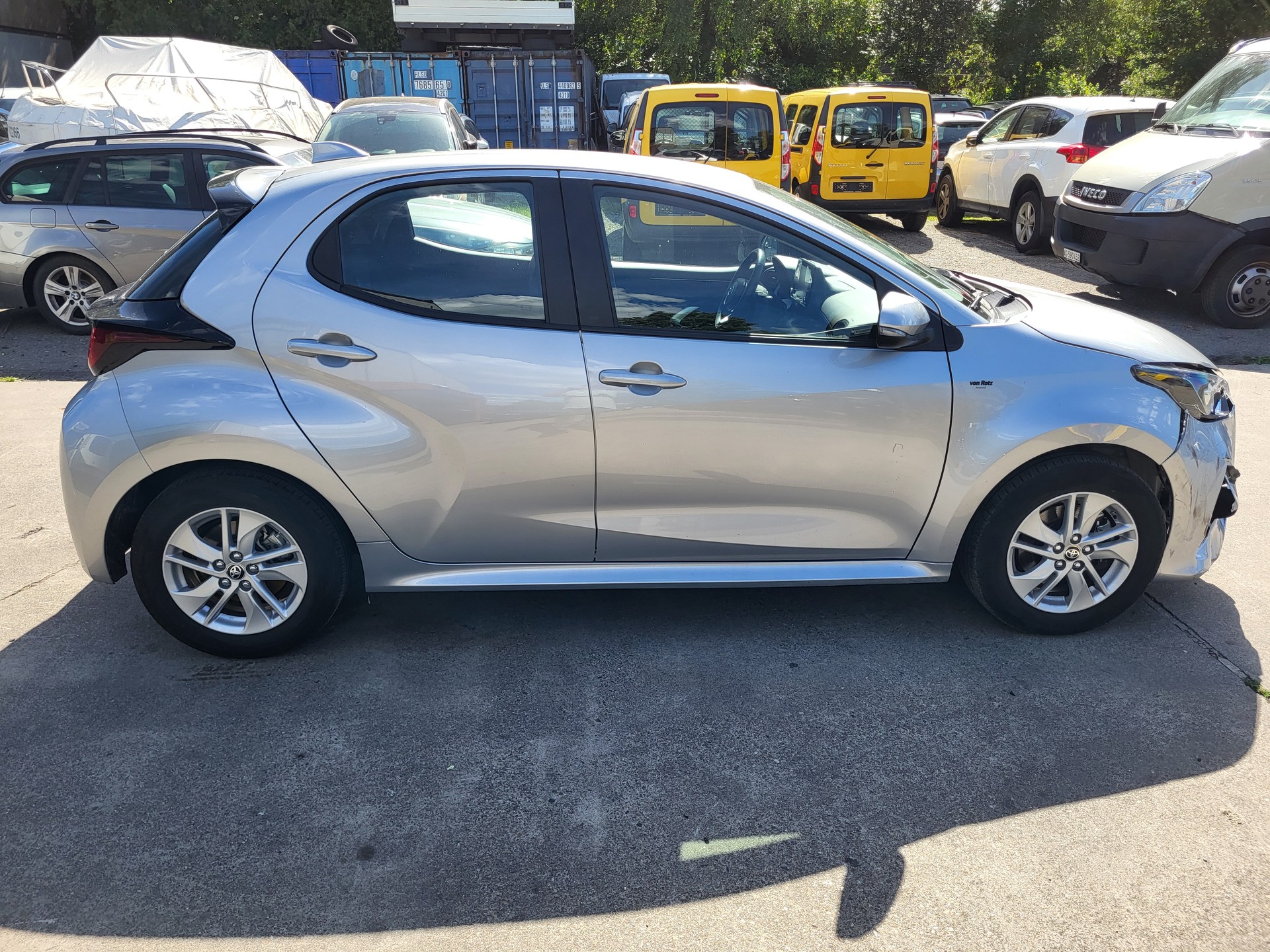 TOYOTA Yaris 1.5 Comfort e-CVT-image-7