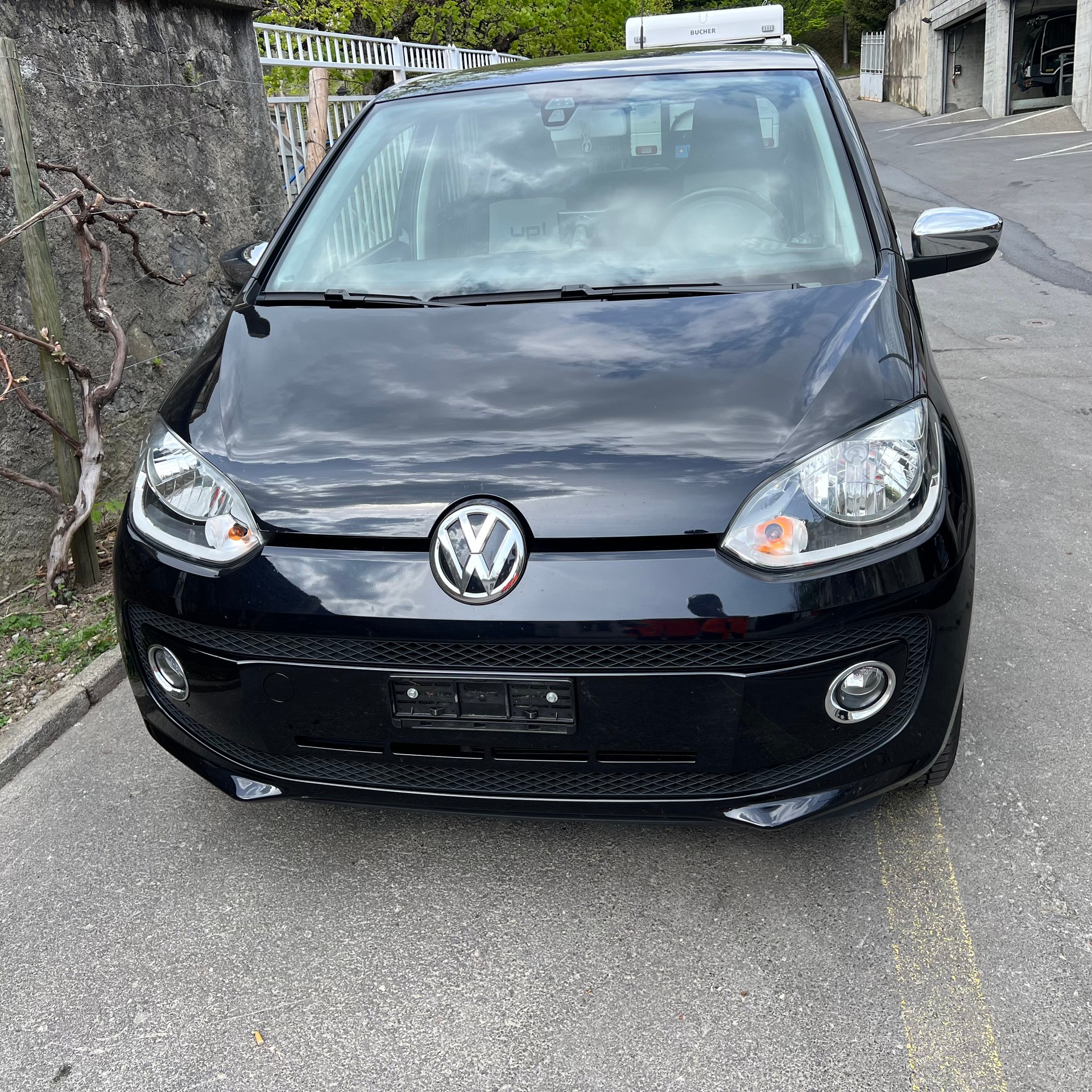 VW 1.0 MPI 75 Black / White-image-2
