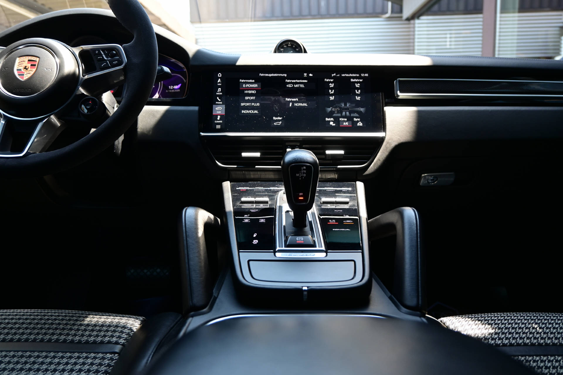 PORSCHE Cayenne Coupé V6 E-Hybrid-image-20