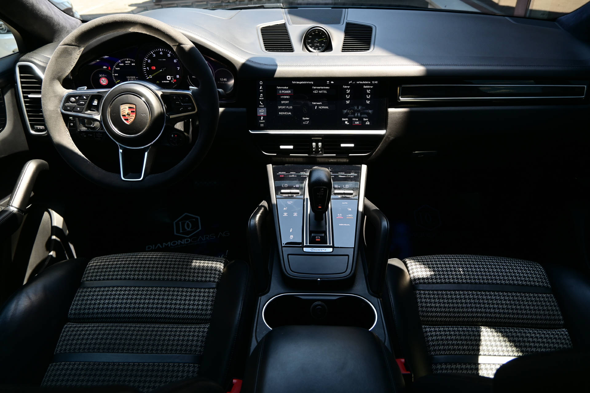 PORSCHE Cayenne Coupé V6 E-Hybrid-image-17