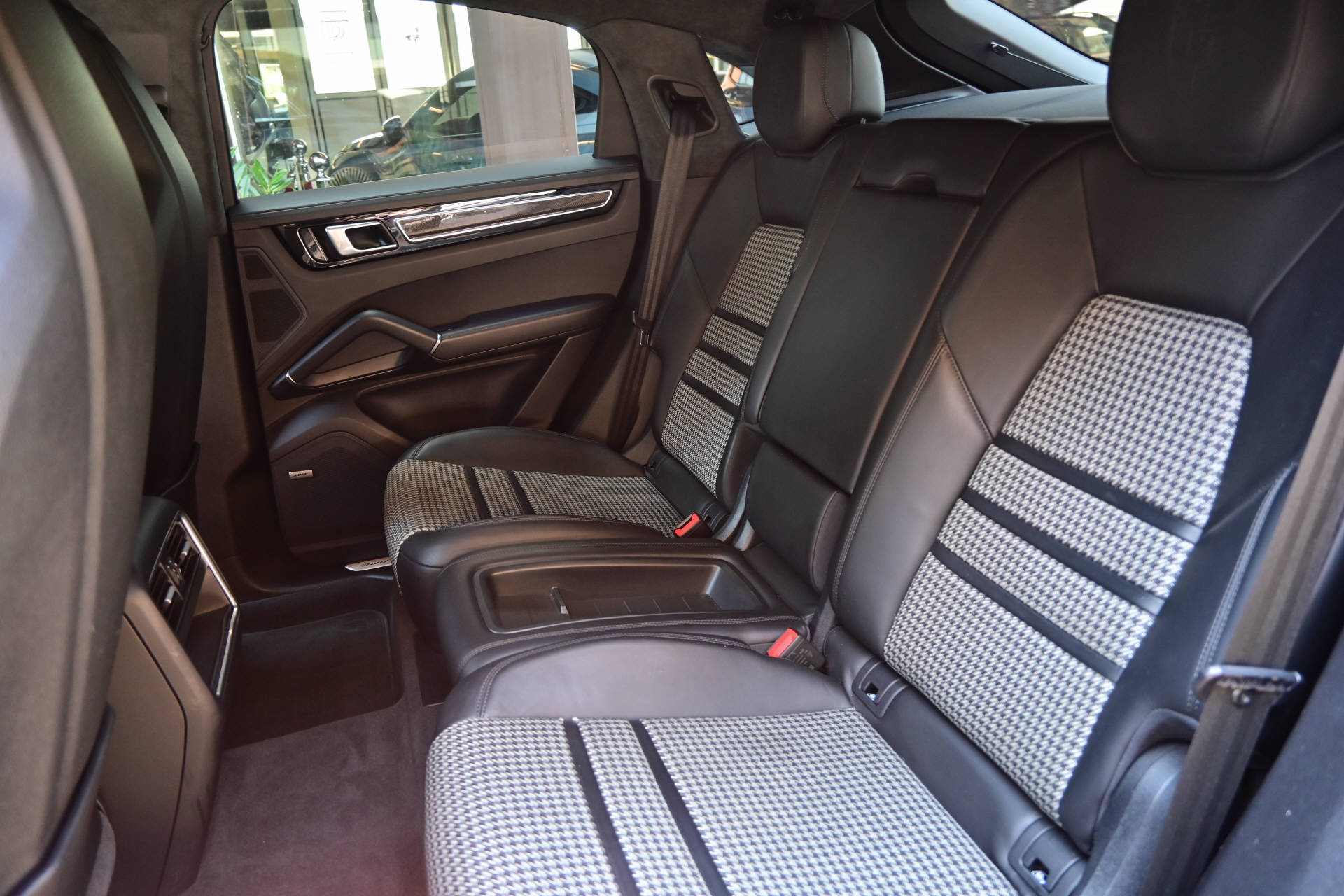 PORSCHE Cayenne Coupé V6 E-Hybrid-image-22