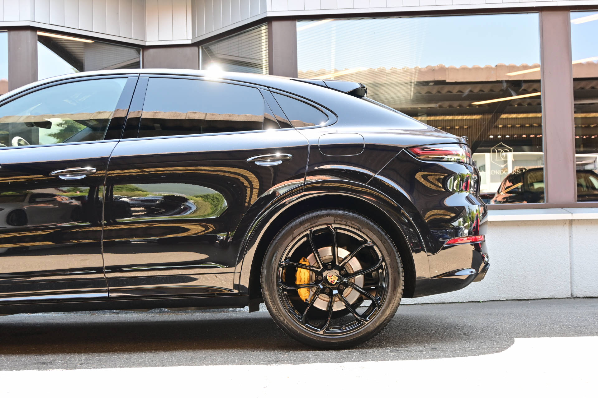 PORSCHE Cayenne Coupé V6 E-Hybrid-image-4
