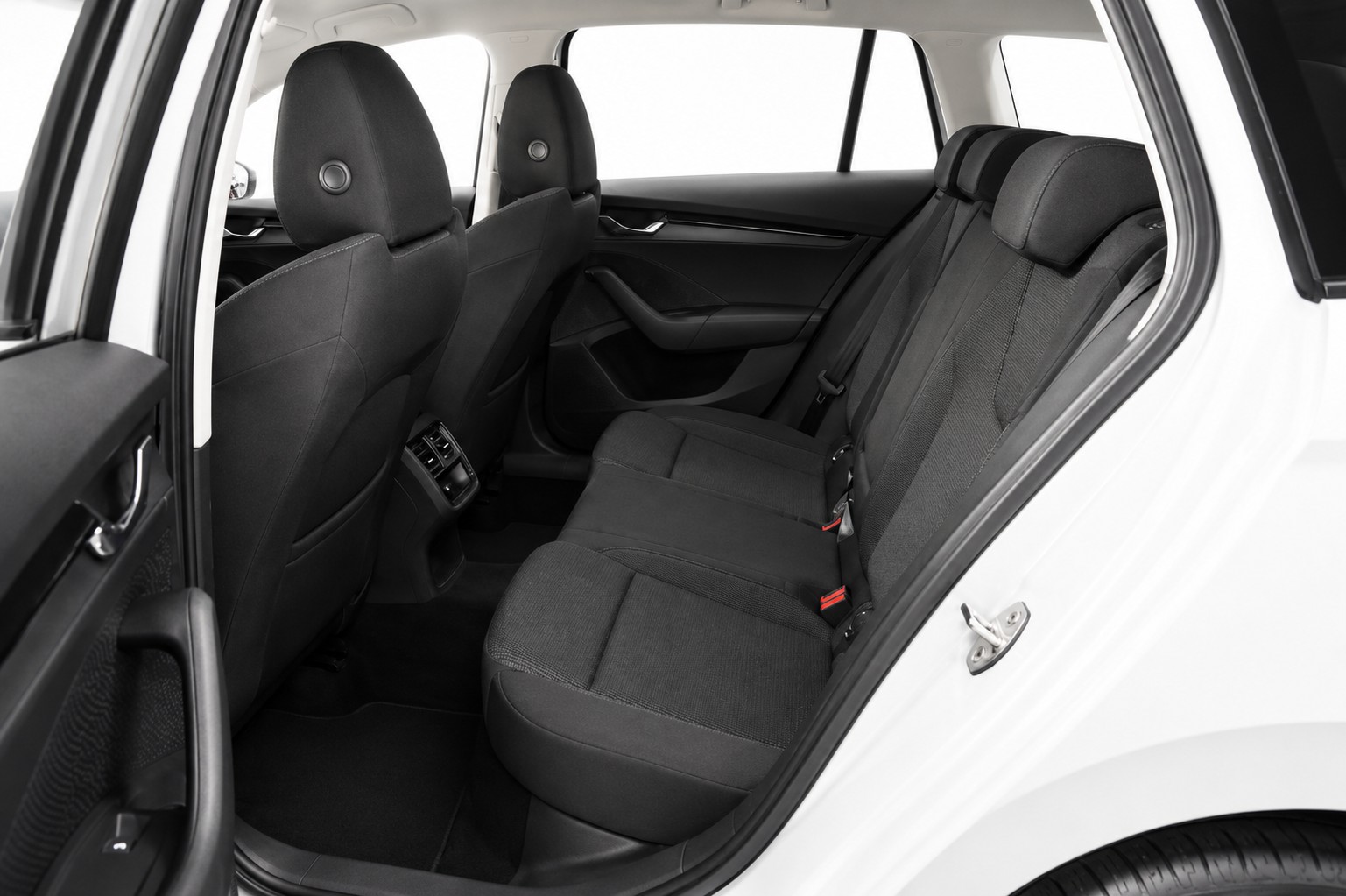 SKODA Octavia Combi 2.0 TDI Ambition DSG-image-12