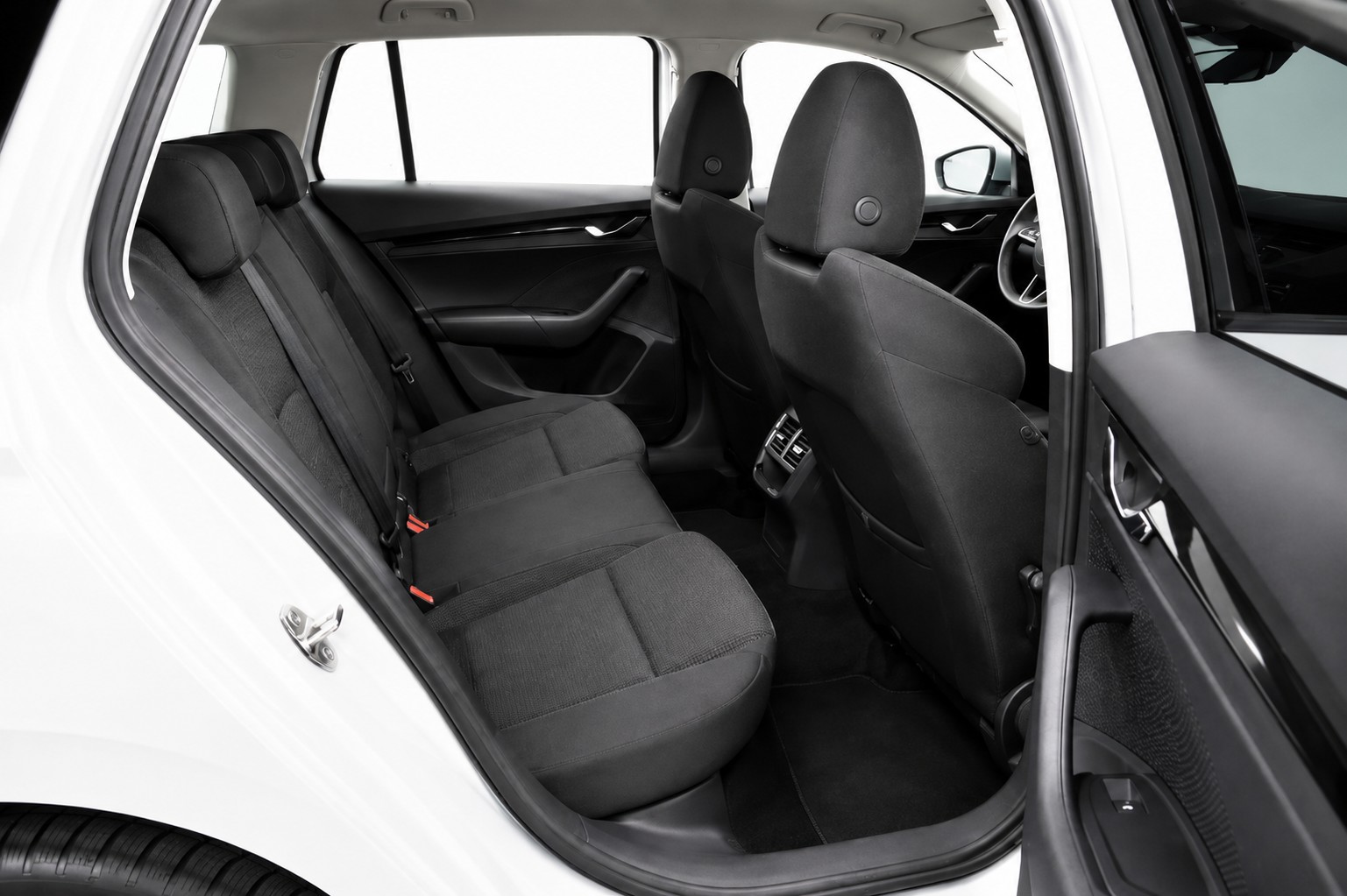 SKODA Octavia Combi 2.0 TDI Ambition DSG-image-13