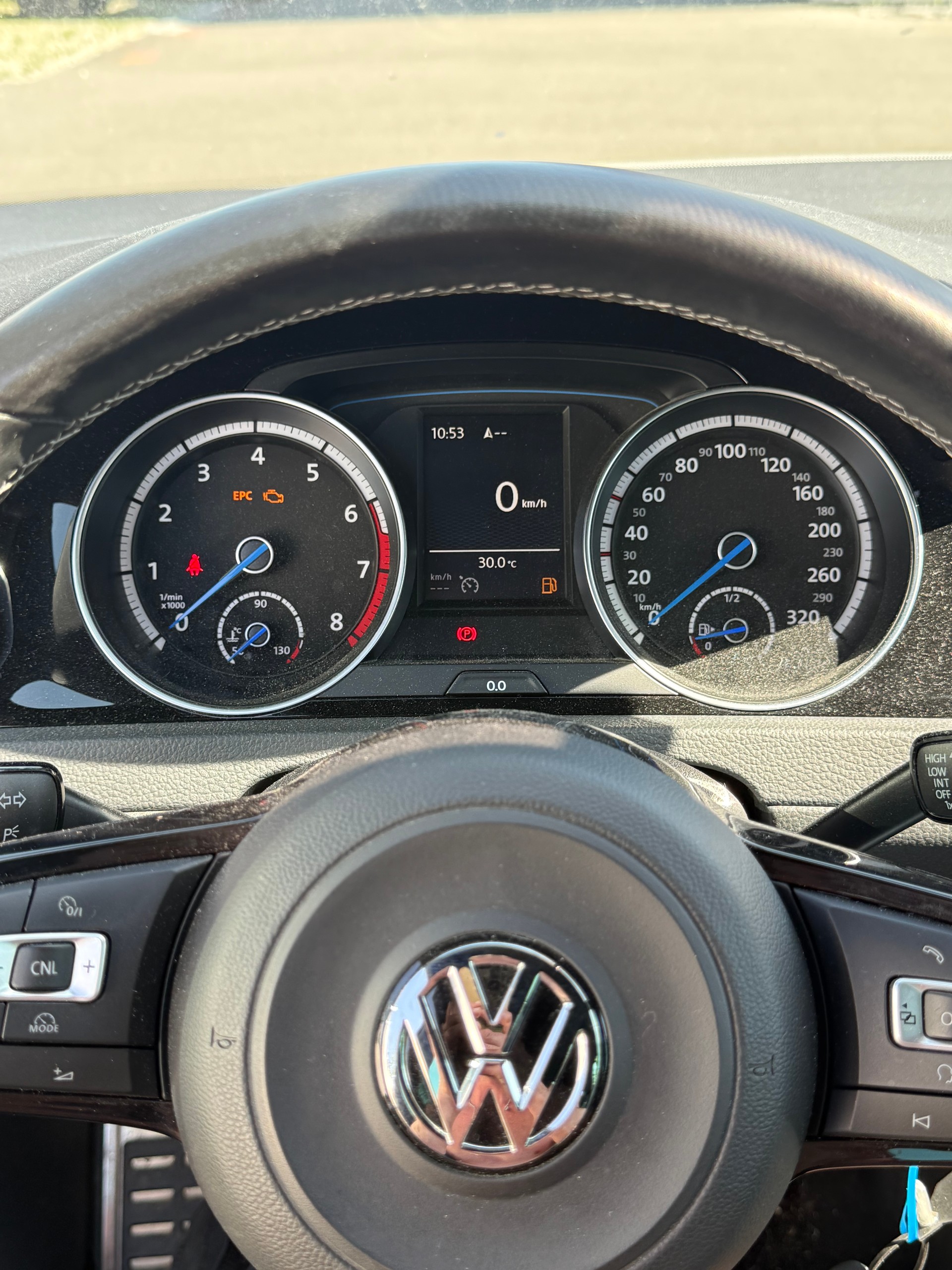 VW Golf 2.0 TSI R 4Motion DSG-image-5