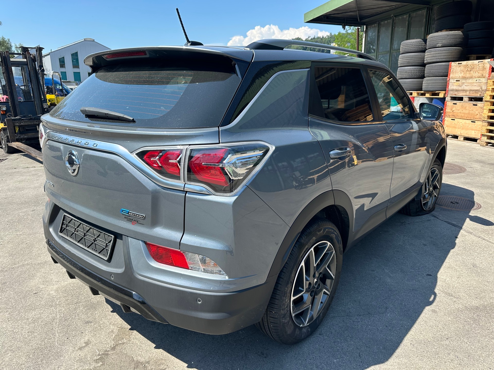 KGM-SsangYong Korando eMotion Titanium Plus-image-5