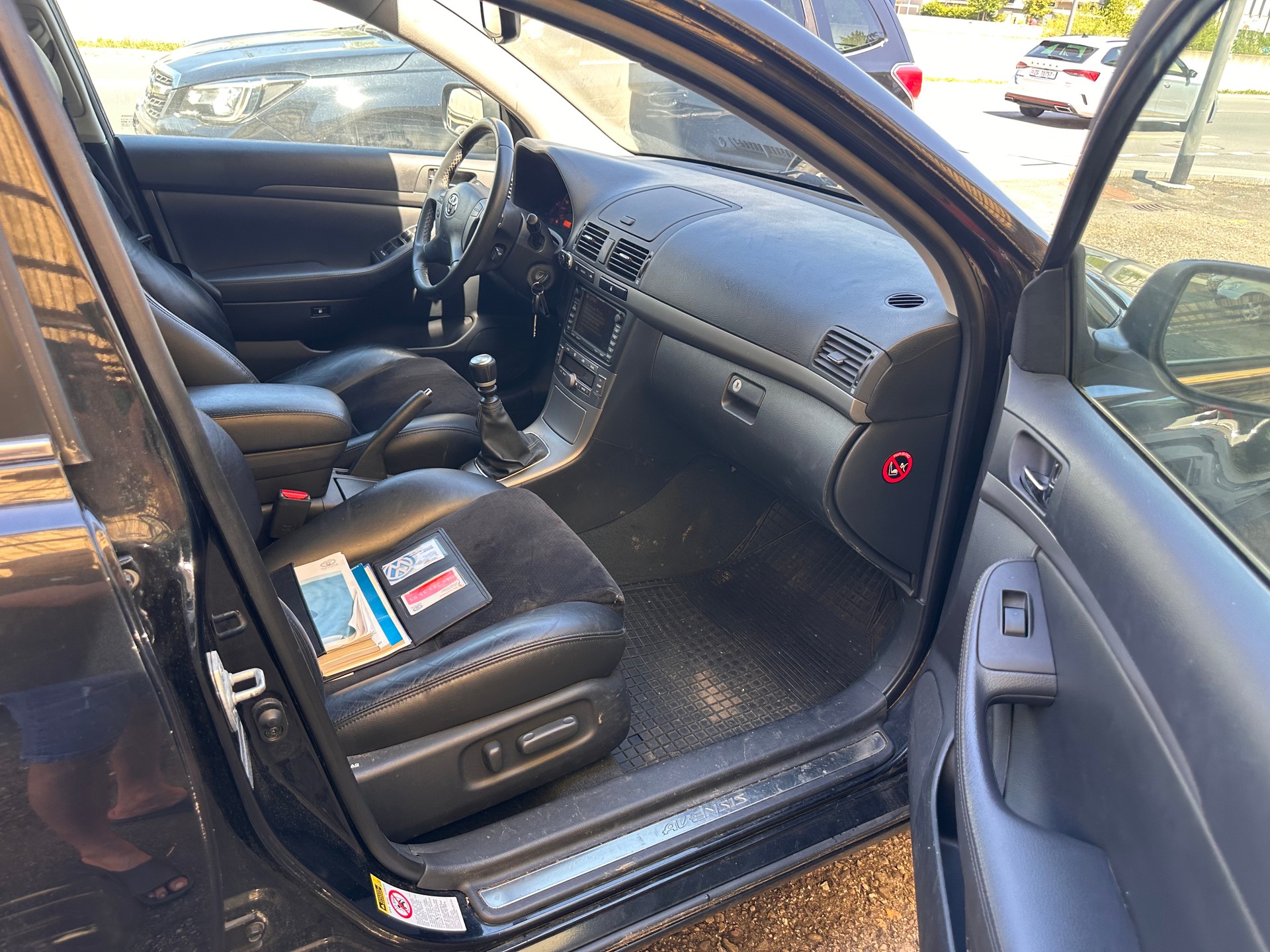 TOYOTA Avensis 2.2D-4 D CleanPower Linea Sol Sportswagon-image-9