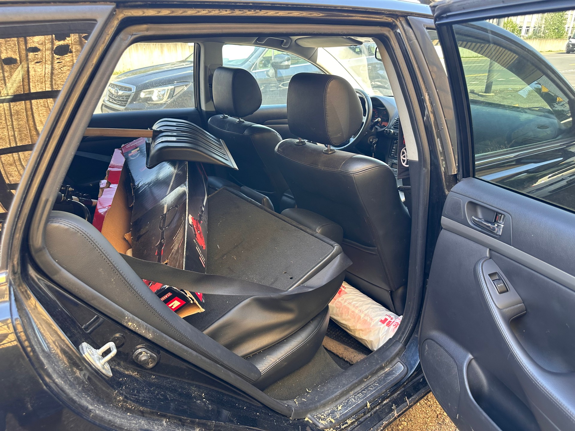 TOYOTA Avensis 2.2D-4 D CleanPower Linea Sol Sportswagon-image-8