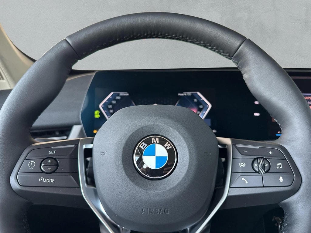 BMW X1 sDrive 18i-image-17