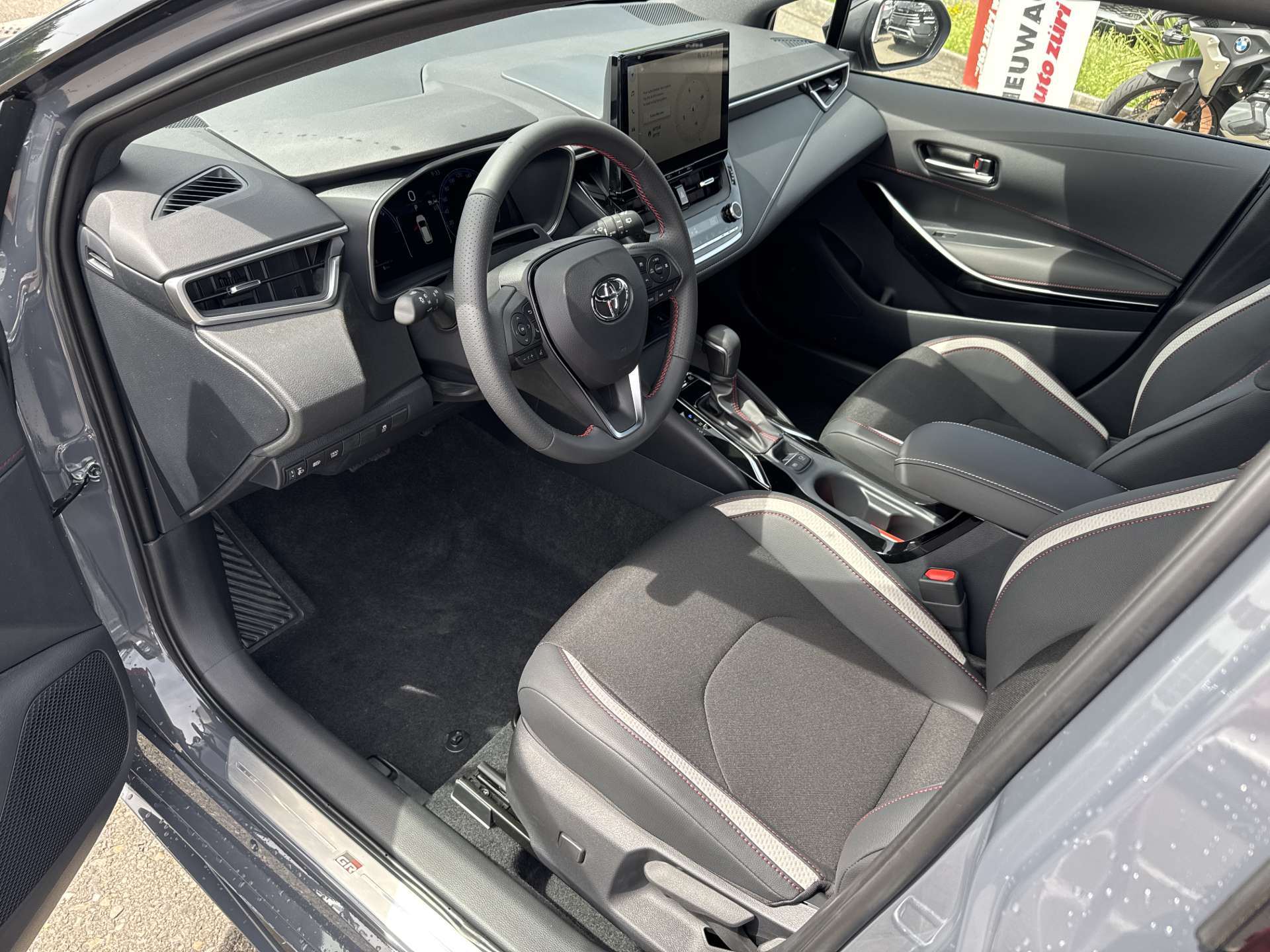 TOYOTA Corolla Touring Sports 2.0 HSD GR Sport e-CVT Automat-image-5