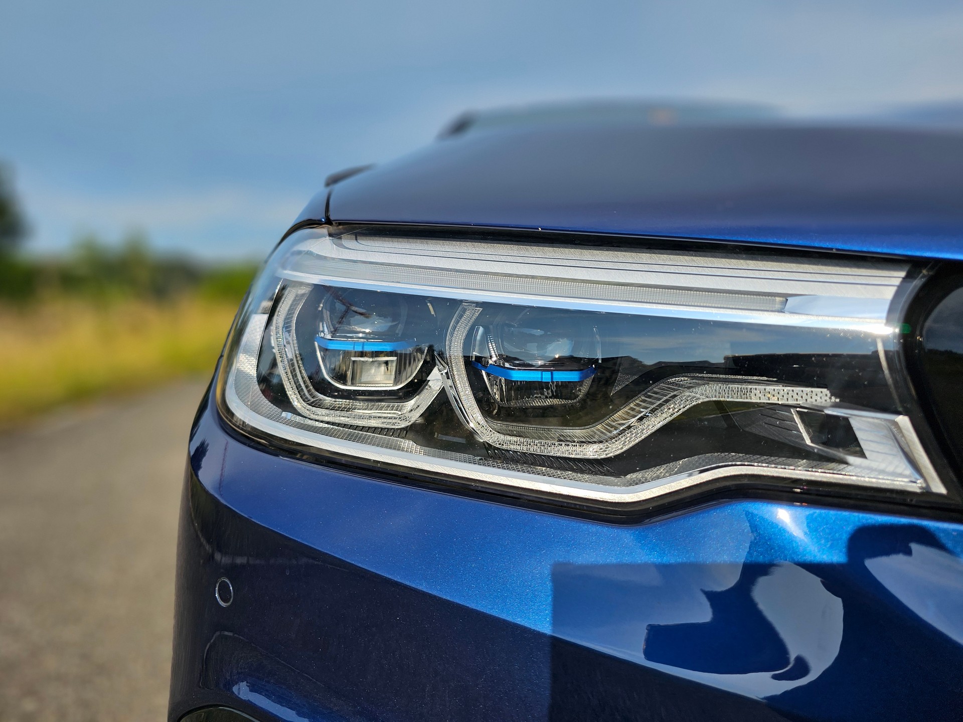 BMW M550i xDrive Steptronic-image-26