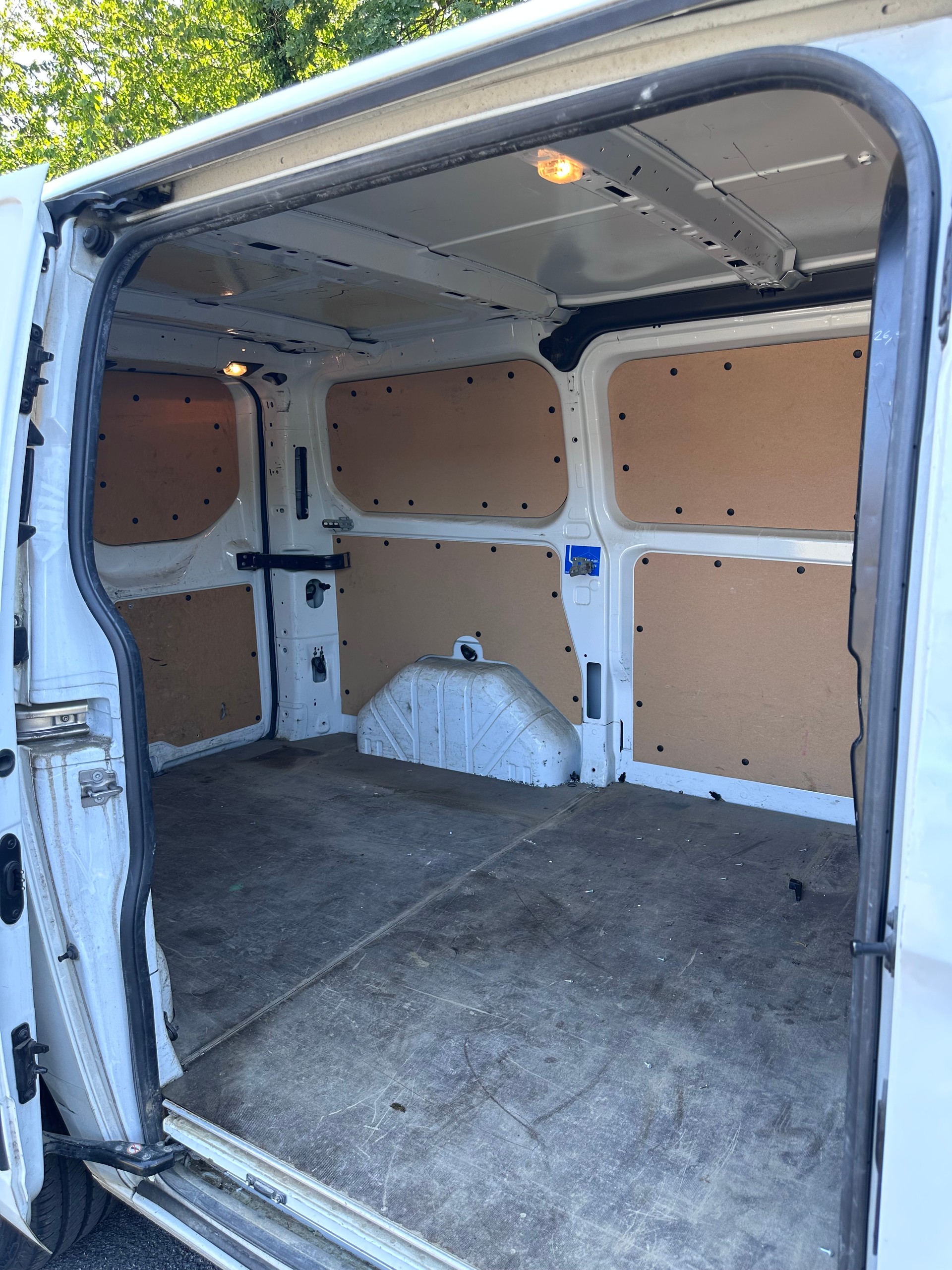 FORD Transit Custom Van 250 L1H1 Startup-image-6