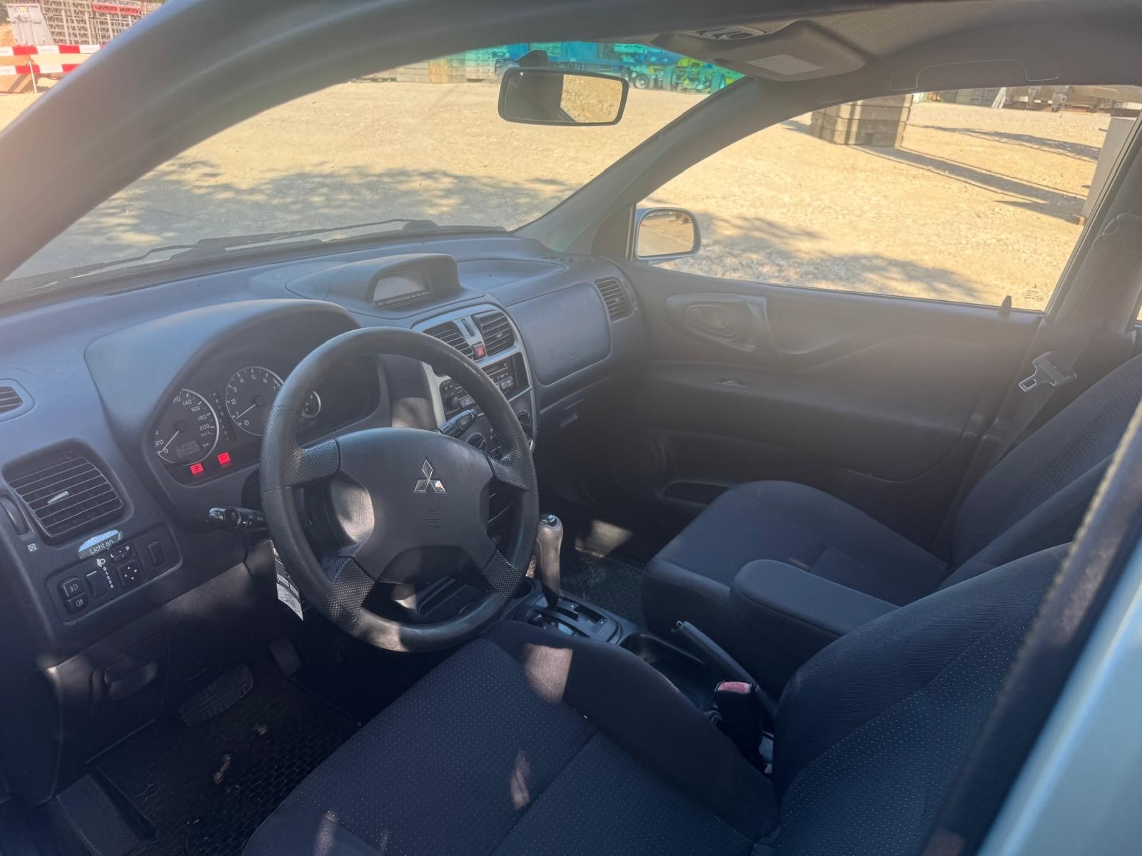 MITSUBISHI Space Star 1.8 16V Premium-image-2