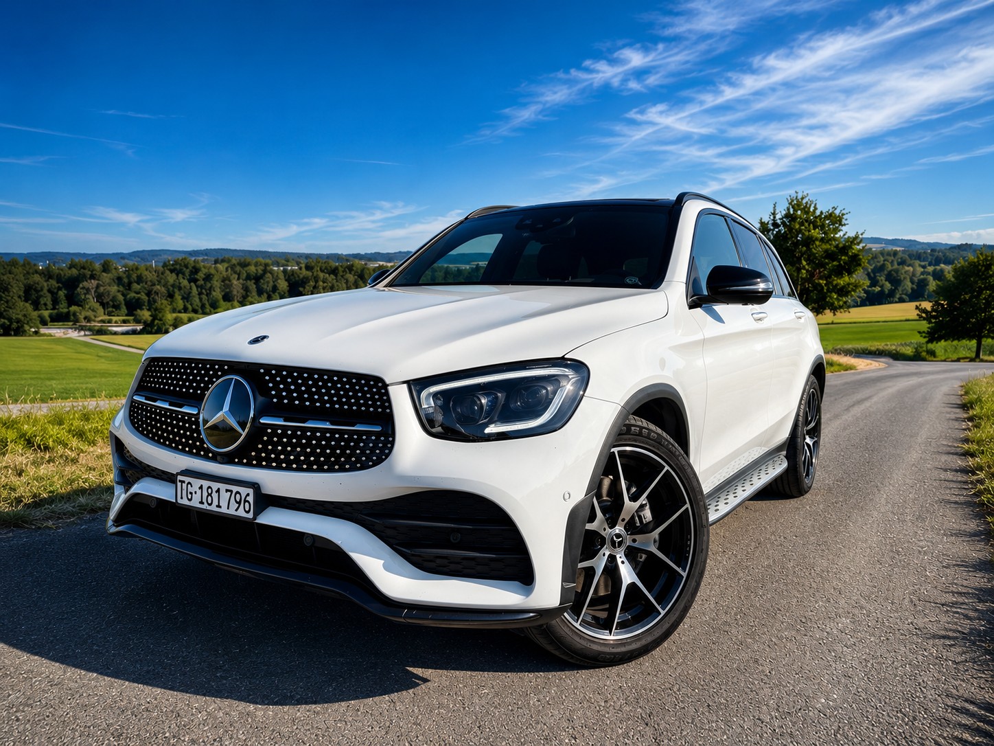 MERCEDES-BENZ GLC 300 d AMG Line 4m-image-0