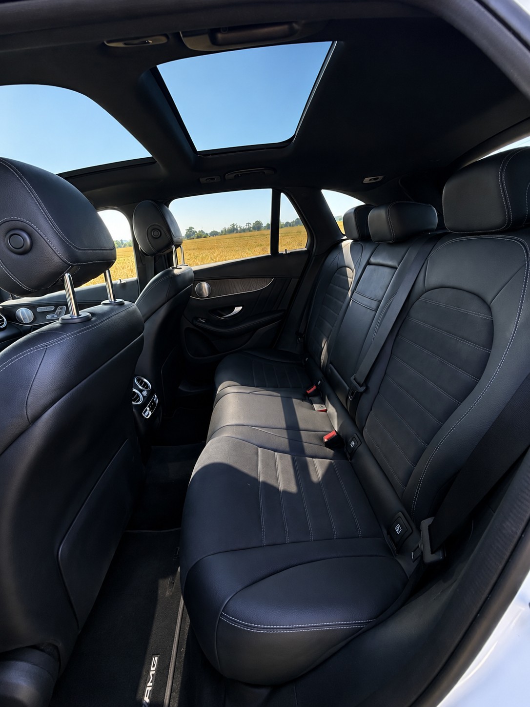 MERCEDES-BENZ GLC 300 d AMG Line 4m-image-6