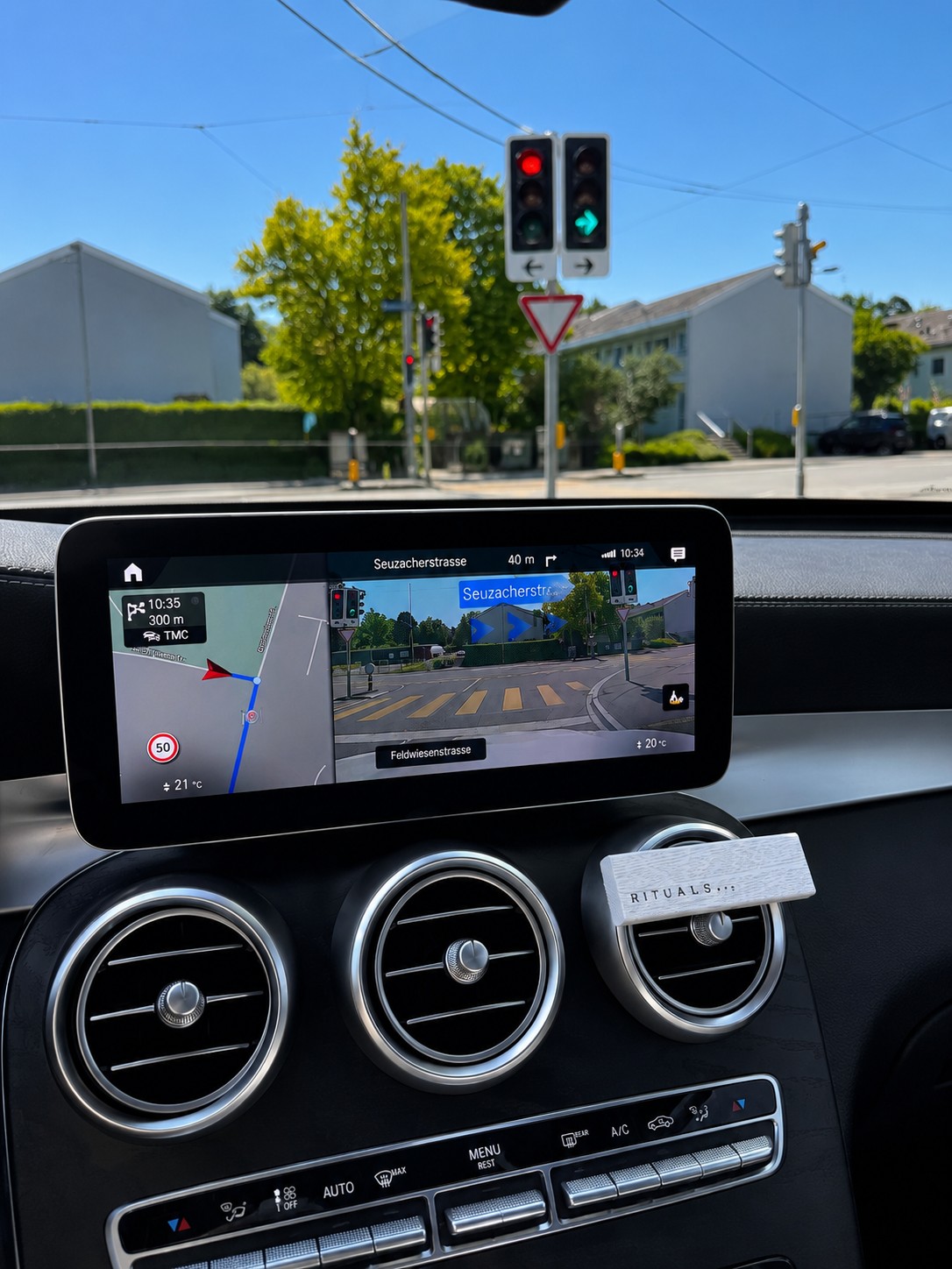 MERCEDES-BENZ GLC 300 d AMG Line 4m-image-8