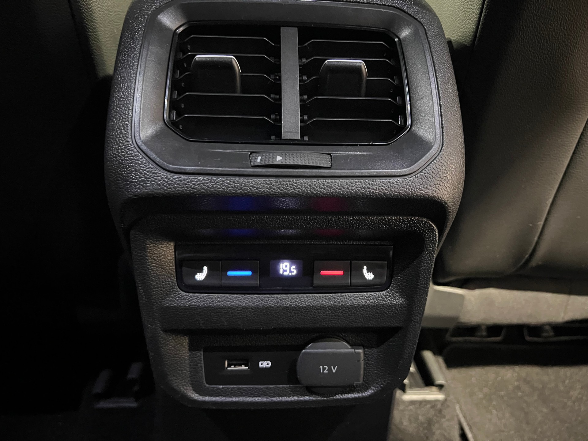 SEAT Tarraco 2.0 TSI 4Drive DSG Swiss FR-image-23