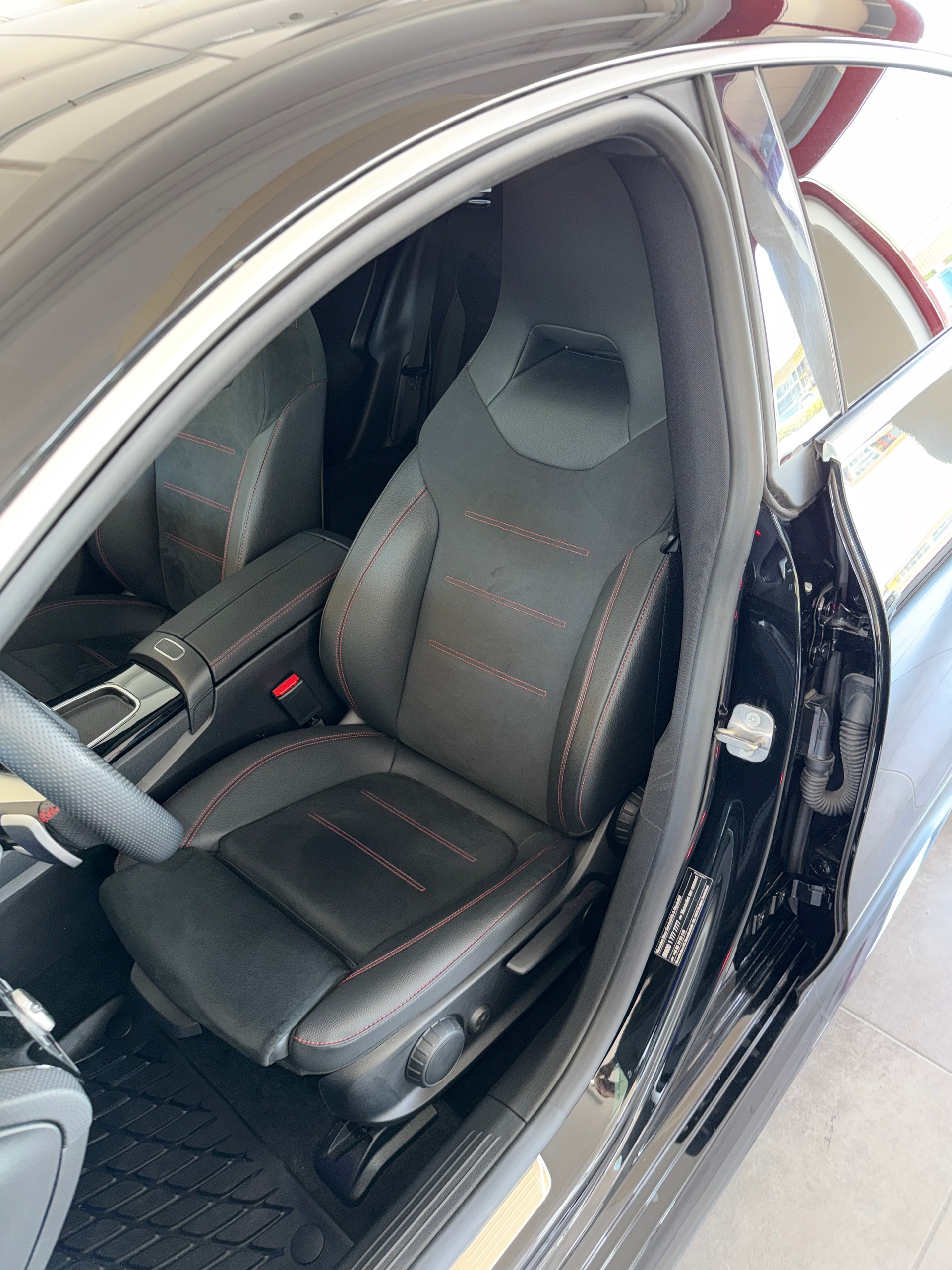 MERCEDES-BENZ CLA Shooting Brake 200 AMG LINE 7G-DCT-image-10