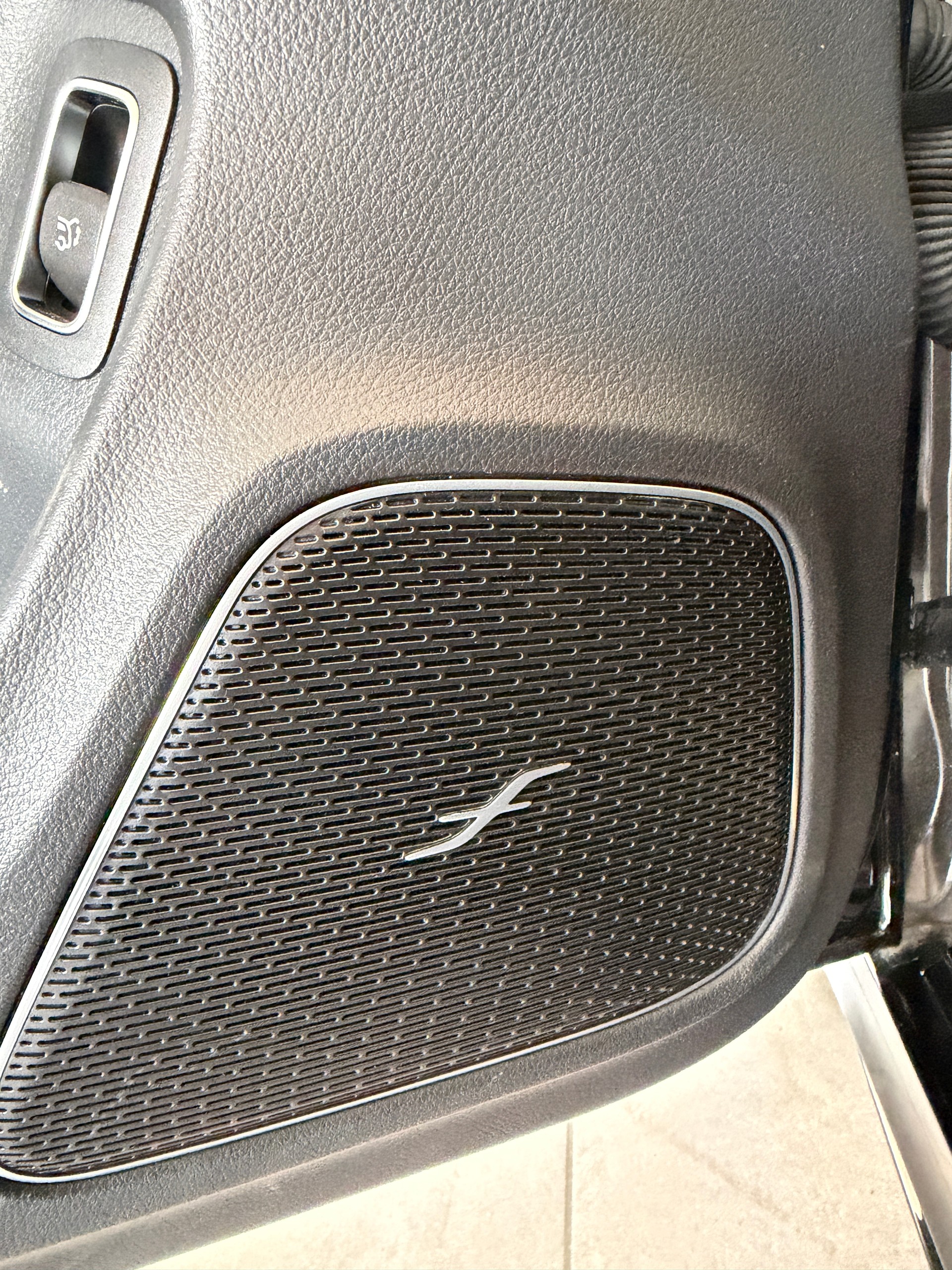 MERCEDES-BENZ CLA Shooting Brake 200 AMG LINE 7G-DCT-image-12