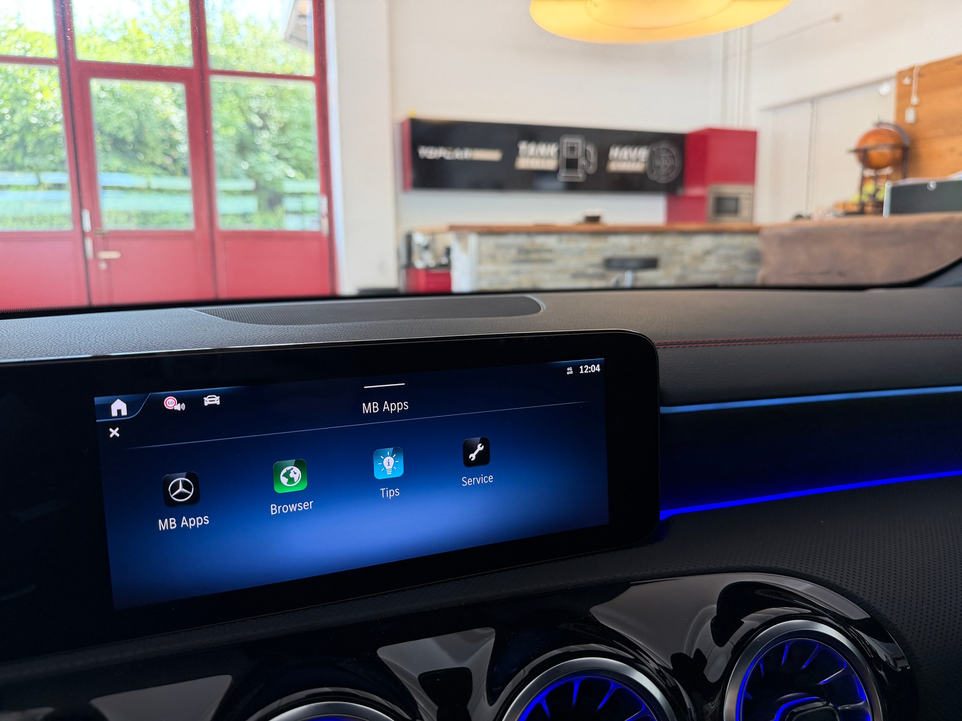 MERCEDES-BENZ CLA Shooting Brake 200 AMG LINE 7G-DCT-image-23