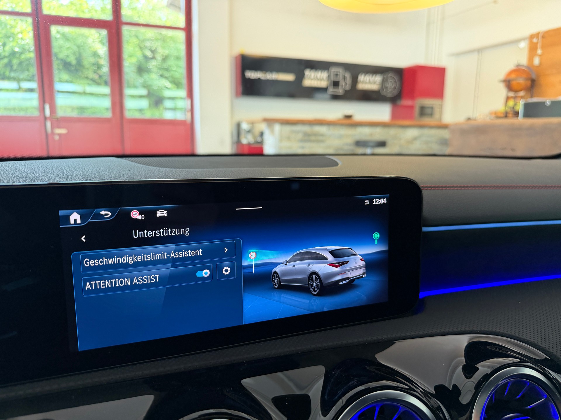 MERCEDES-BENZ CLA Shooting Brake 200 AMG LINE 7G-DCT-image-25