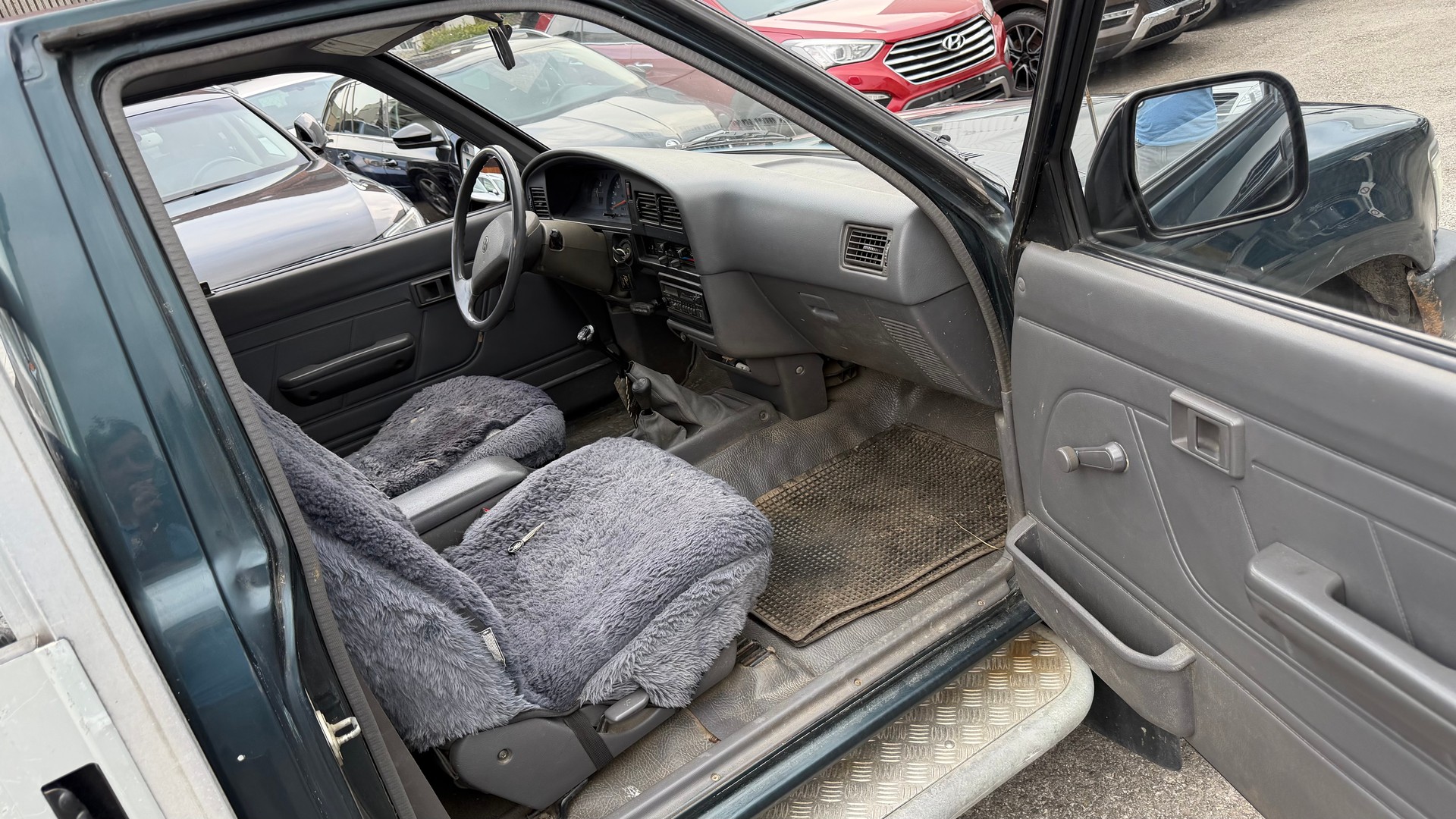 VW Taro 4x4 Normal Cab (CL)-image-5