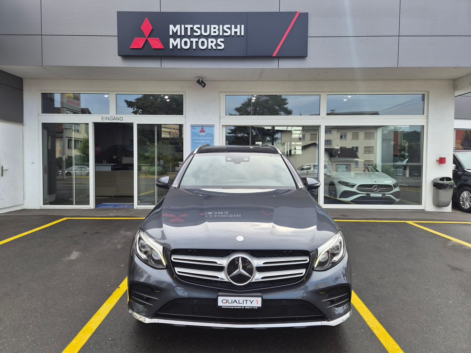 MERCEDES-BENZ GLC 250 d AMG Line 4m-image-0