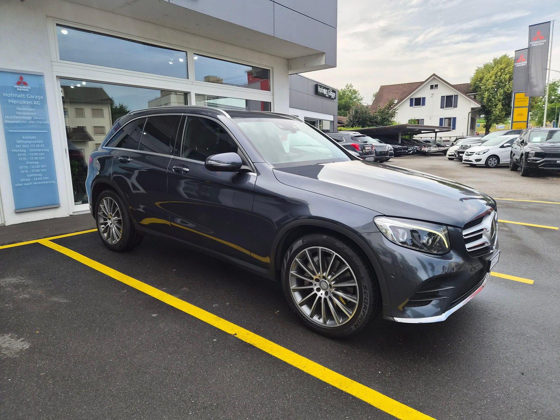 MERCEDES-BENZ GLC 250 d AMG Line 4m-image-3