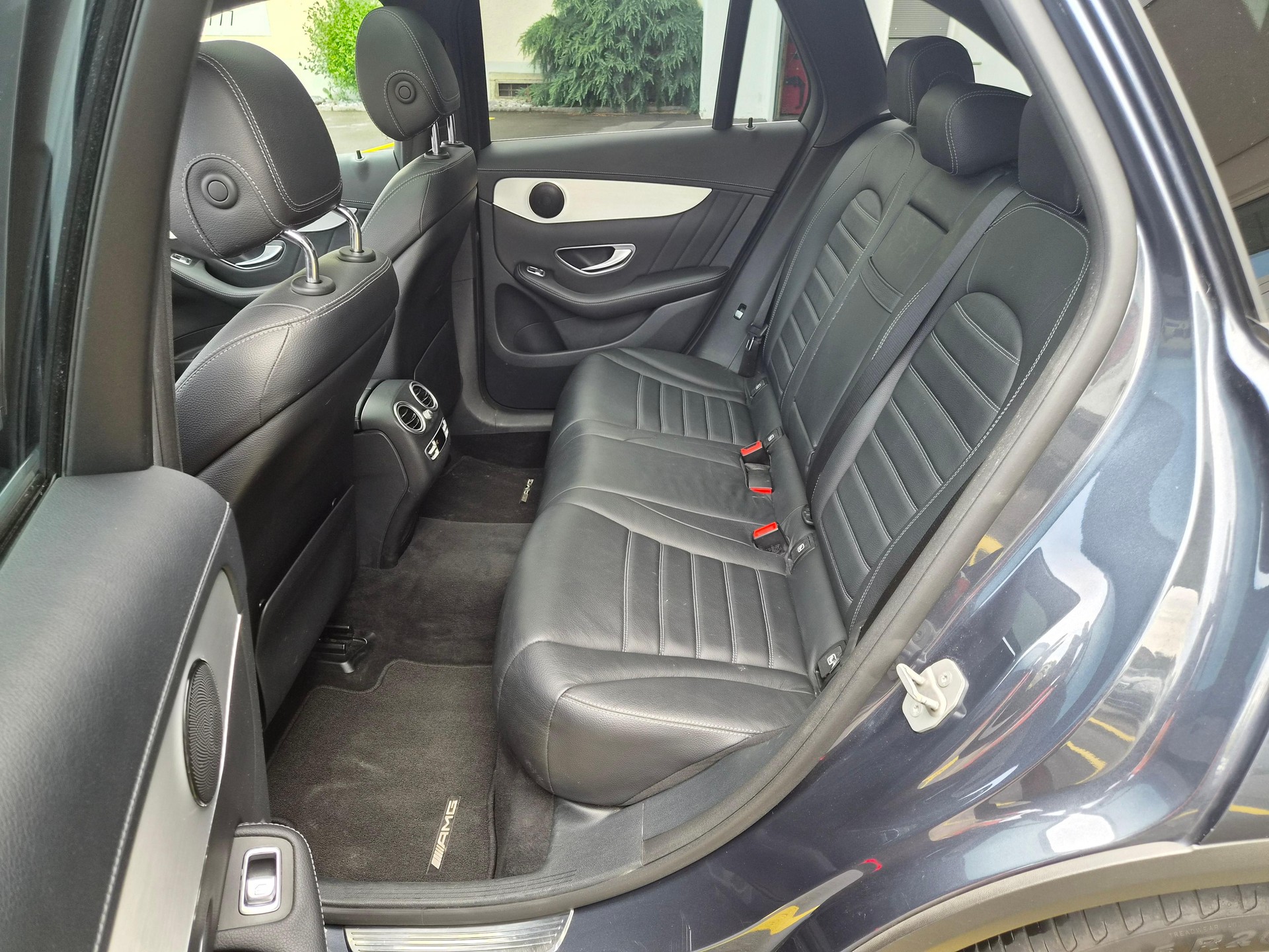 MERCEDES-BENZ GLC 250 d AMG Line 4m-image-11