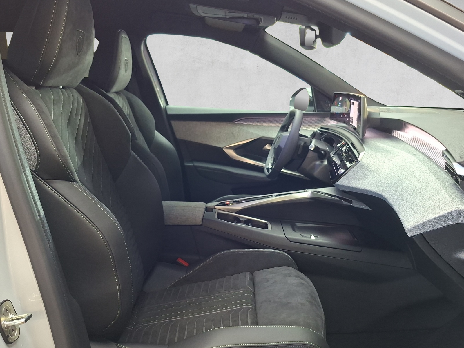 PEUGEOT 5008 1.6 PHEV GT-image-13