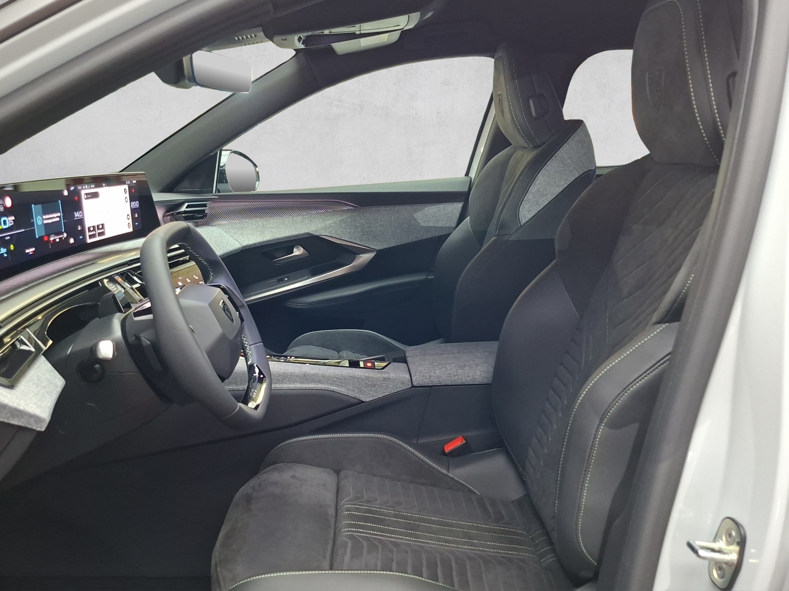 PEUGEOT 5008 1.6 PHEV GT-image-14