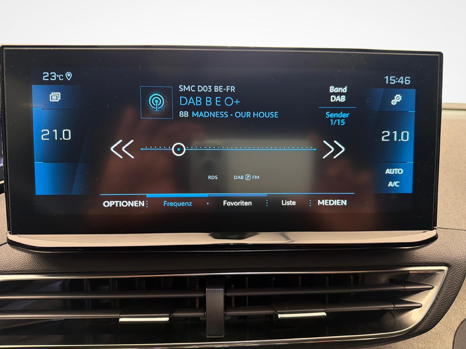 PEUGEOT 3008 1.2 PureTech GT Pack-image-13