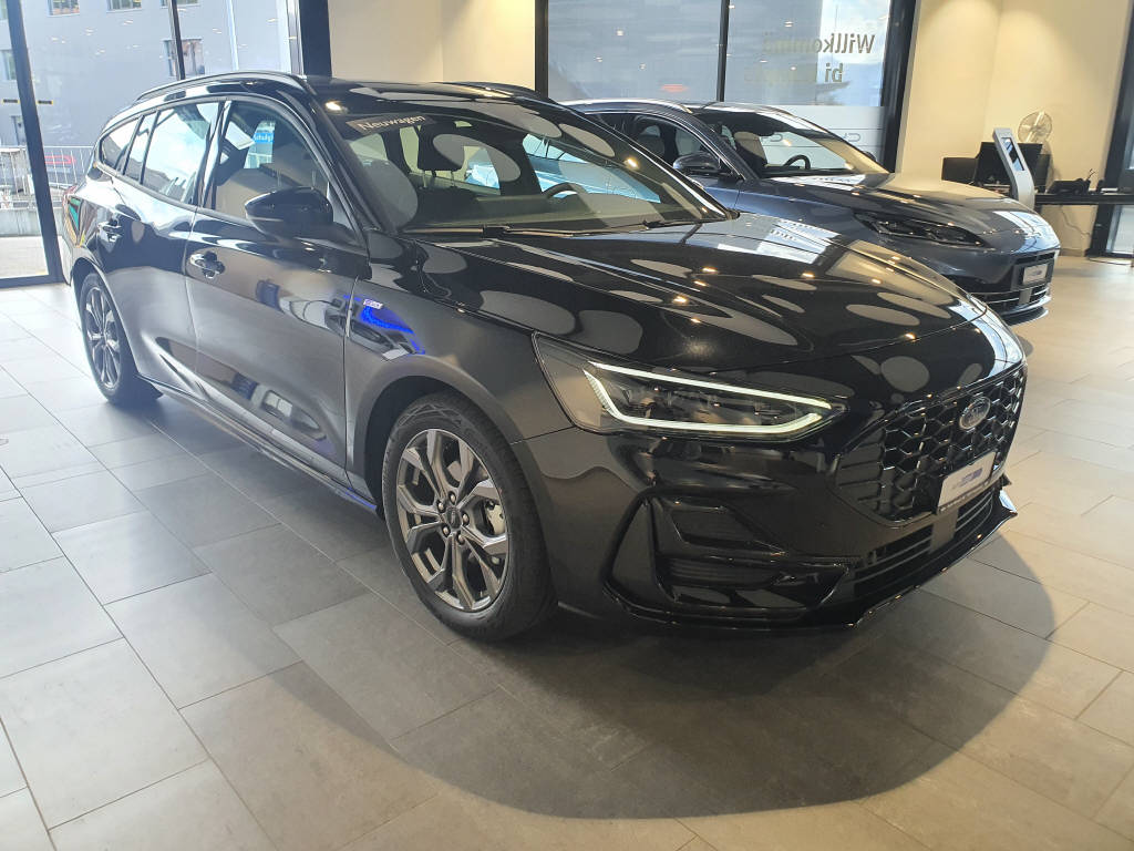 FORD Focus Station Wagon 1.0i EcoB Hybrid 155 ST-Line-image-2