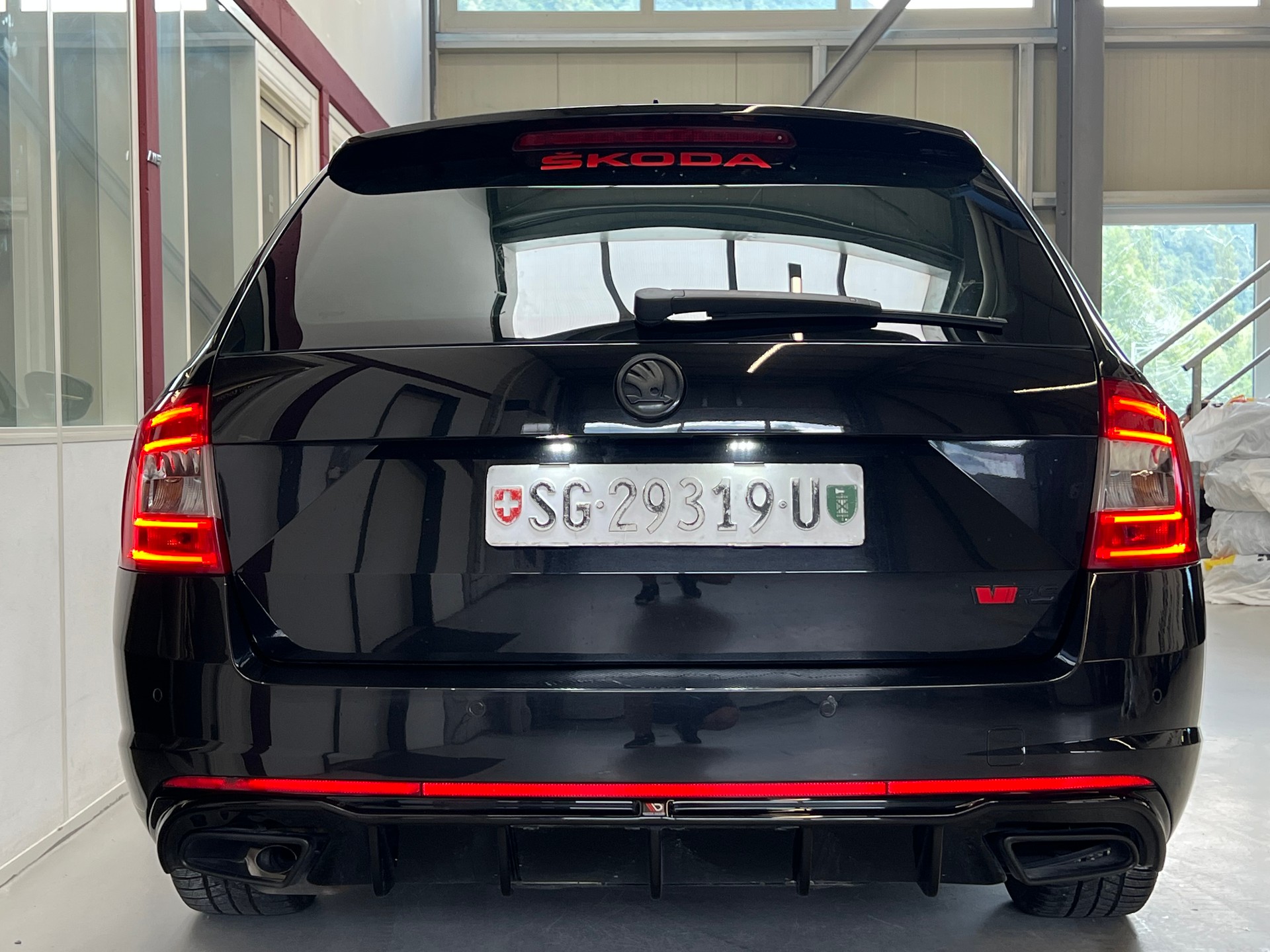 SKODA Octavia Combi 2.0 TDI RS 4x4 DSG-image-6