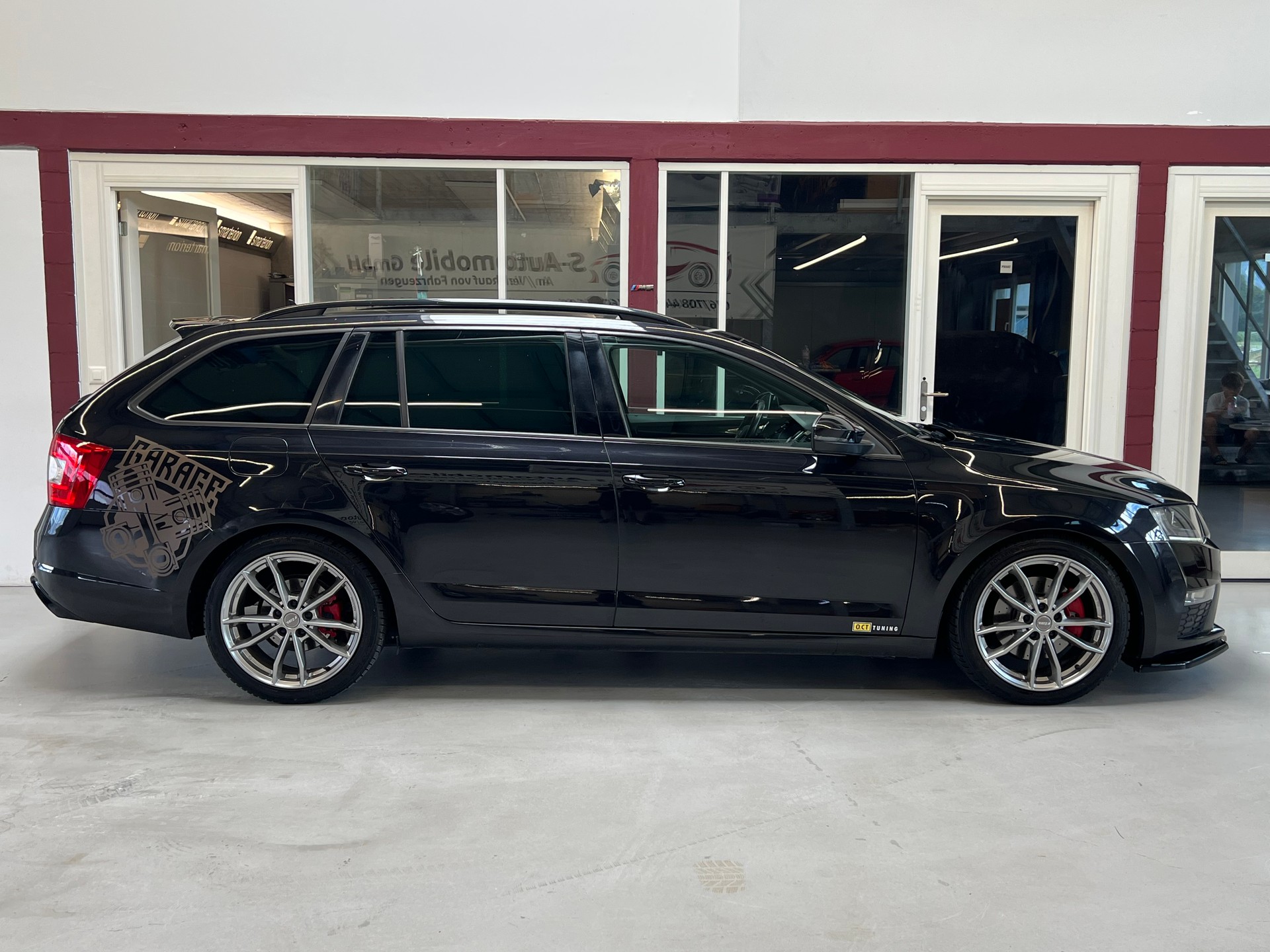 SKODA Octavia Combi 2.0 TDI RS 4x4 DSG-image-8